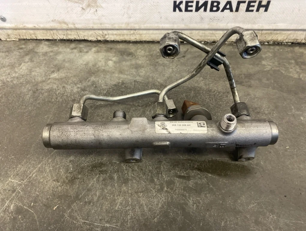 Топливная рейка Audi Q7 2009 4L