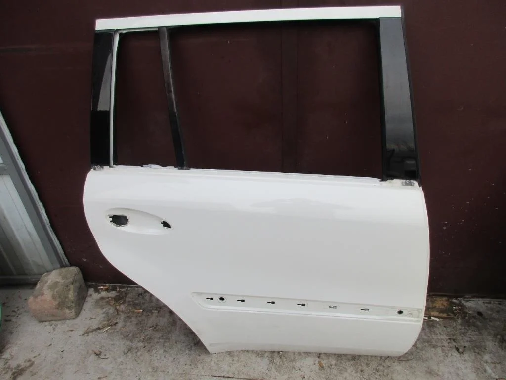 Дверь задняя правая Mercedes-Benz