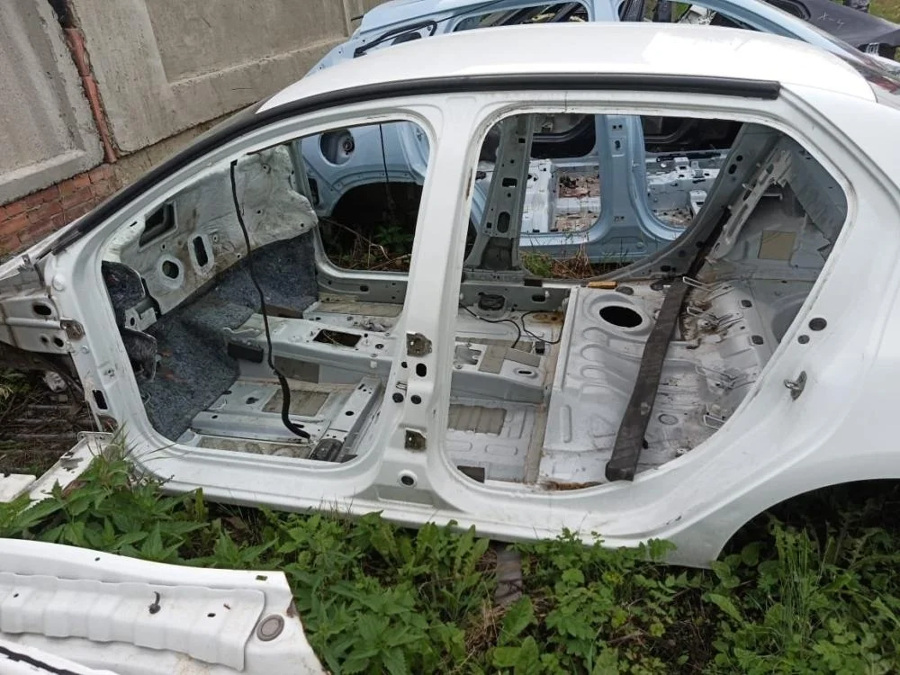 Порог Renault Logan 2021 760136033R L52 K7M812, левый