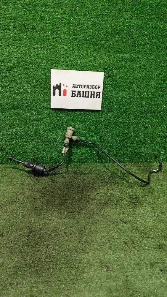 Цилиндр сцепления главный Nissan Tiida 2010 30610EL00B C11 HR16DE