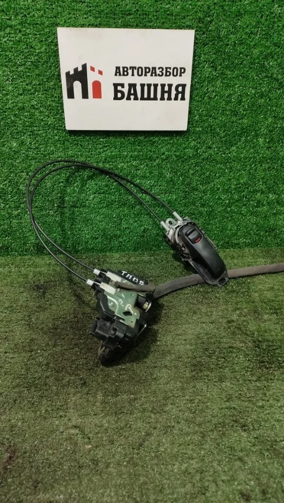 Замок двери Nissan Tiida 2010 80500ED01B C11 HR16DE, передний правый