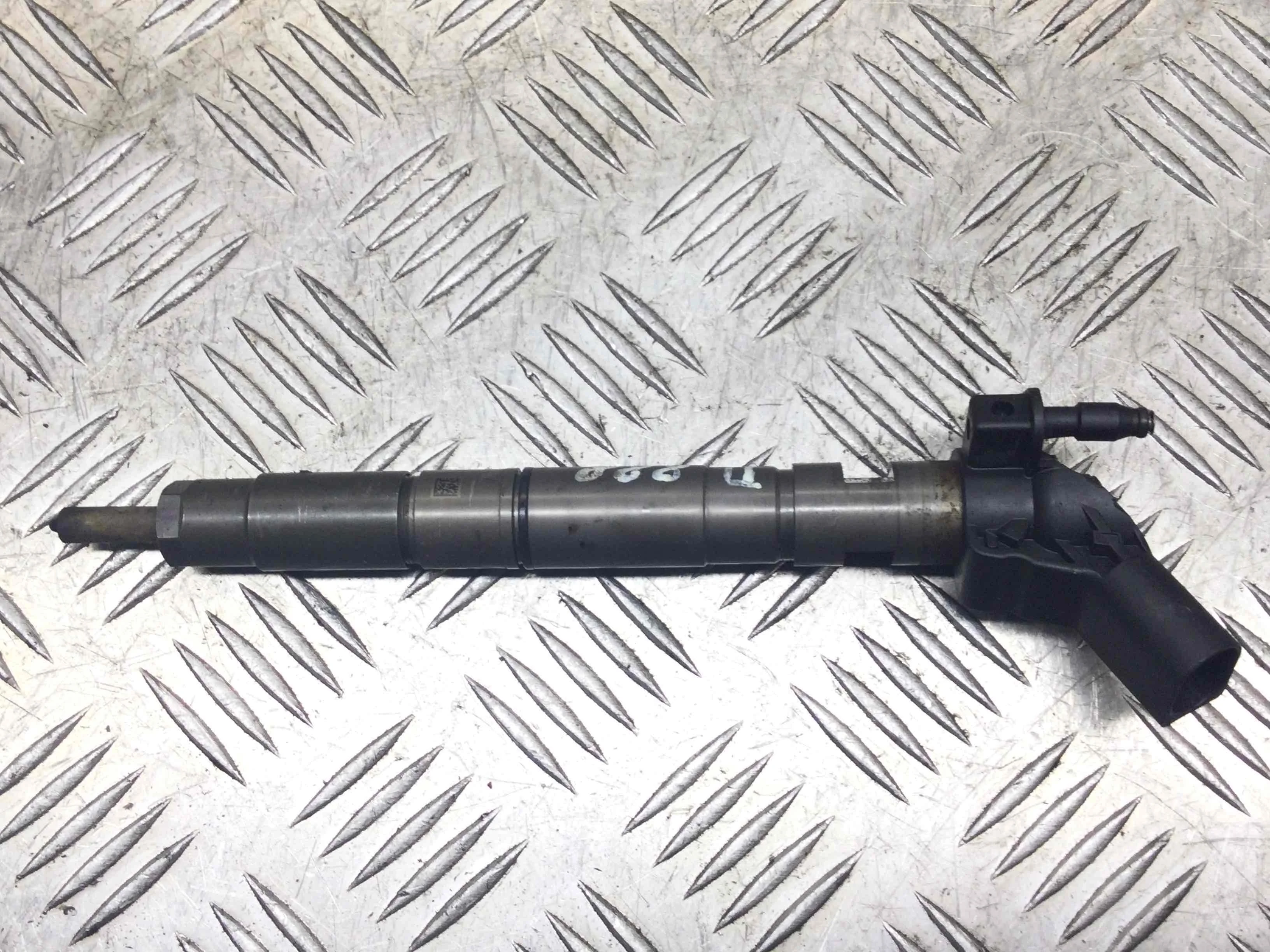 Форсунка Audi A6 C6/4F (2004-2008) дизель 2.7 TDI Вариатор Седан