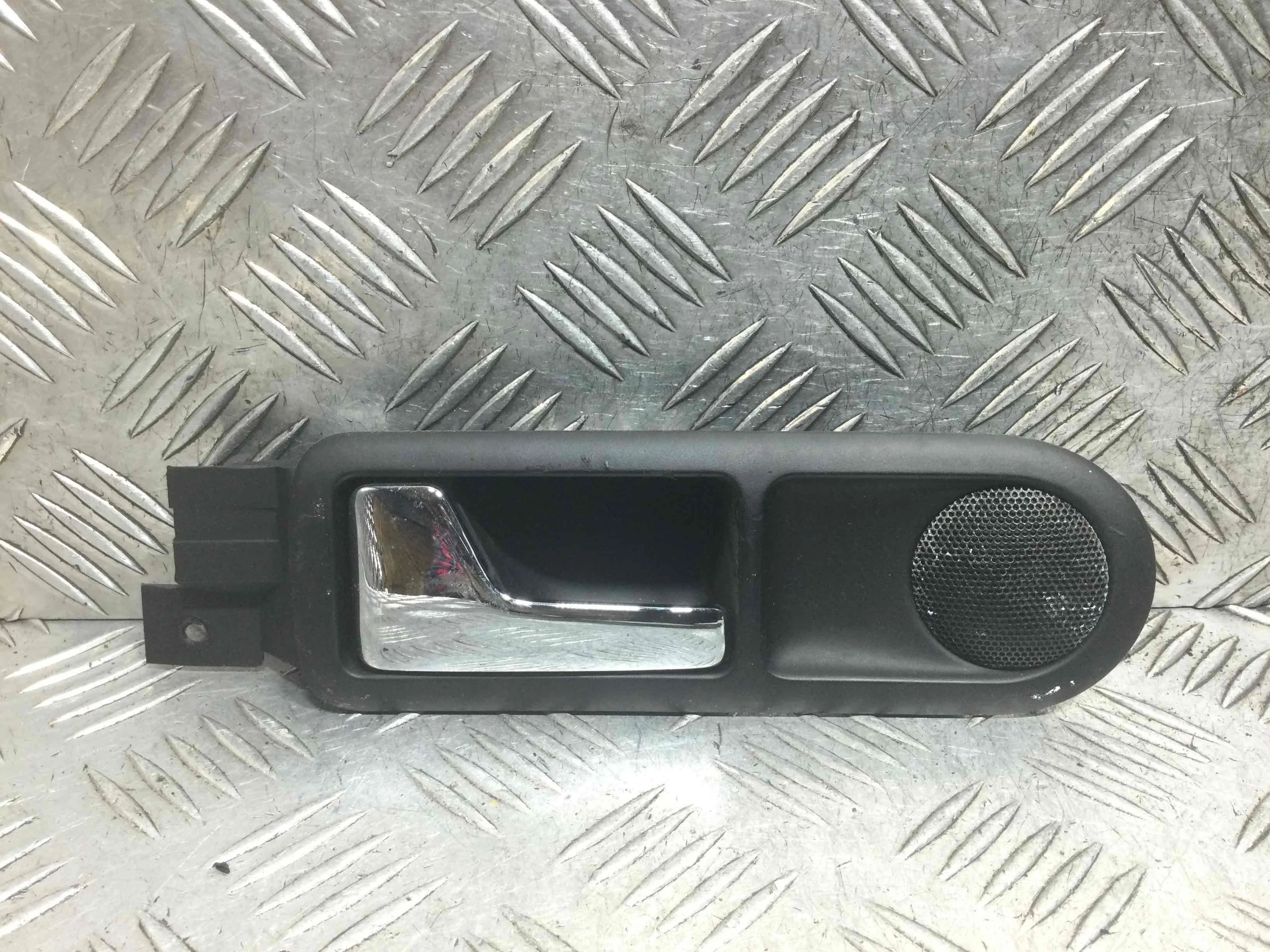 Ручка внутренняя задняя левая Volkswagen Passat B5 (1996-2000) бензин 1.6 i Механика Универсал