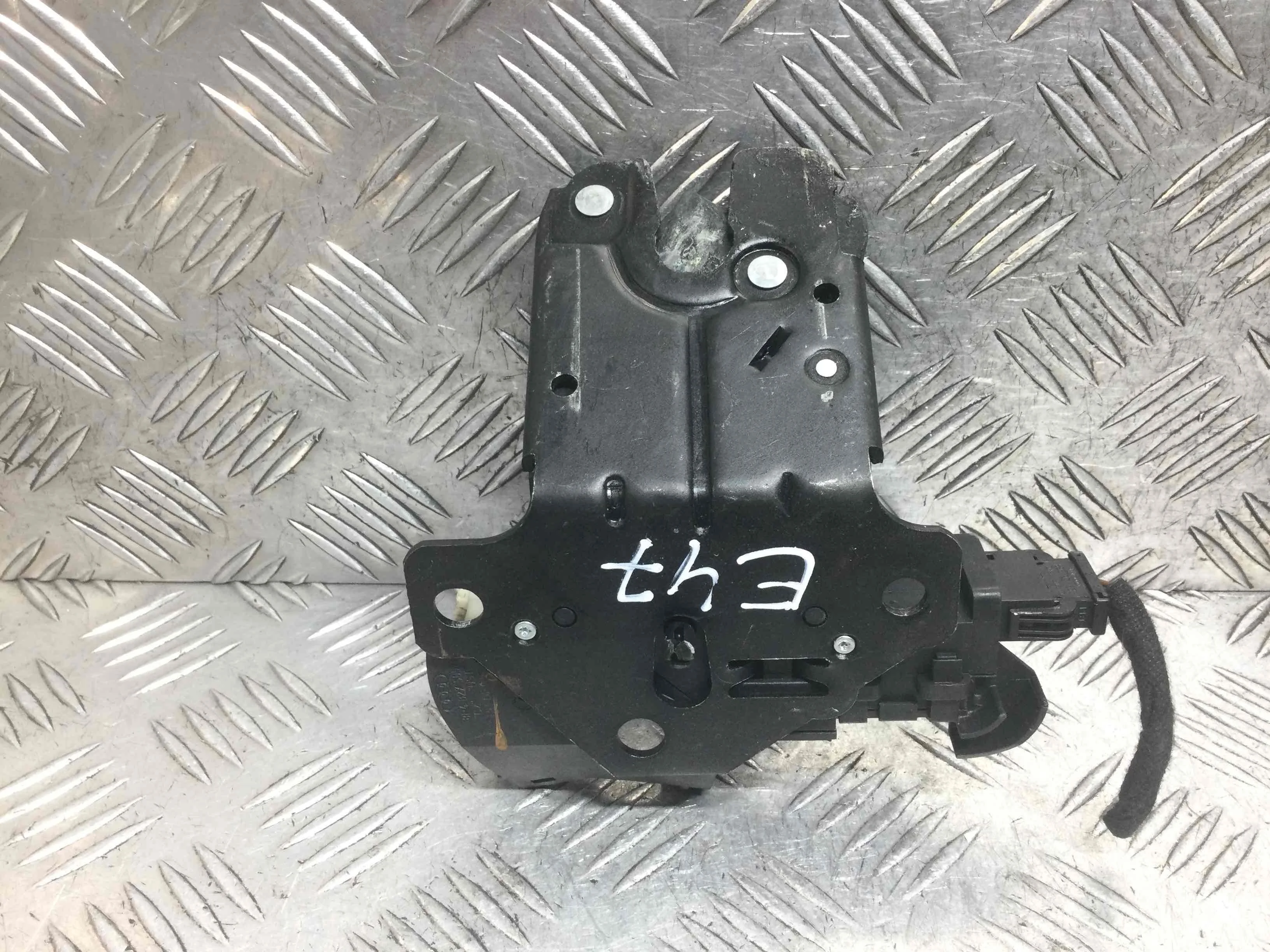 Замок багажника Audi A3 8P/8PA [рестайлинг] (2004-2008) бензин 2.0 FSI Механика 5-дв, х/б