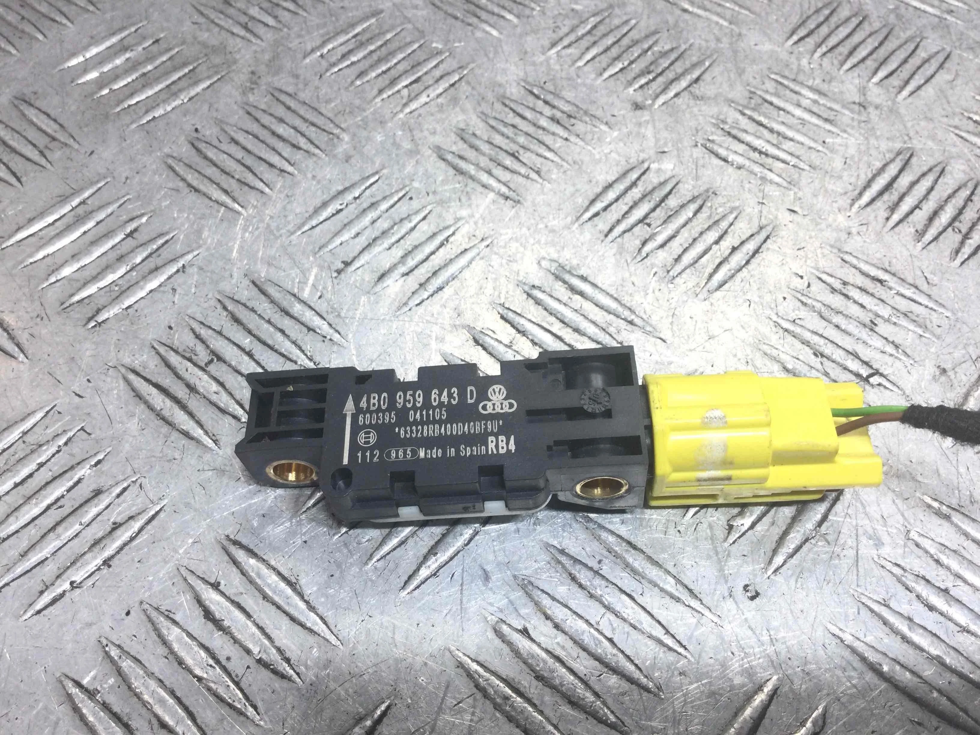 Датчик удара Audi A8 A8 D3 (4E2) 2002 - 2010 дизель 4.2 TDI Автомат Седан