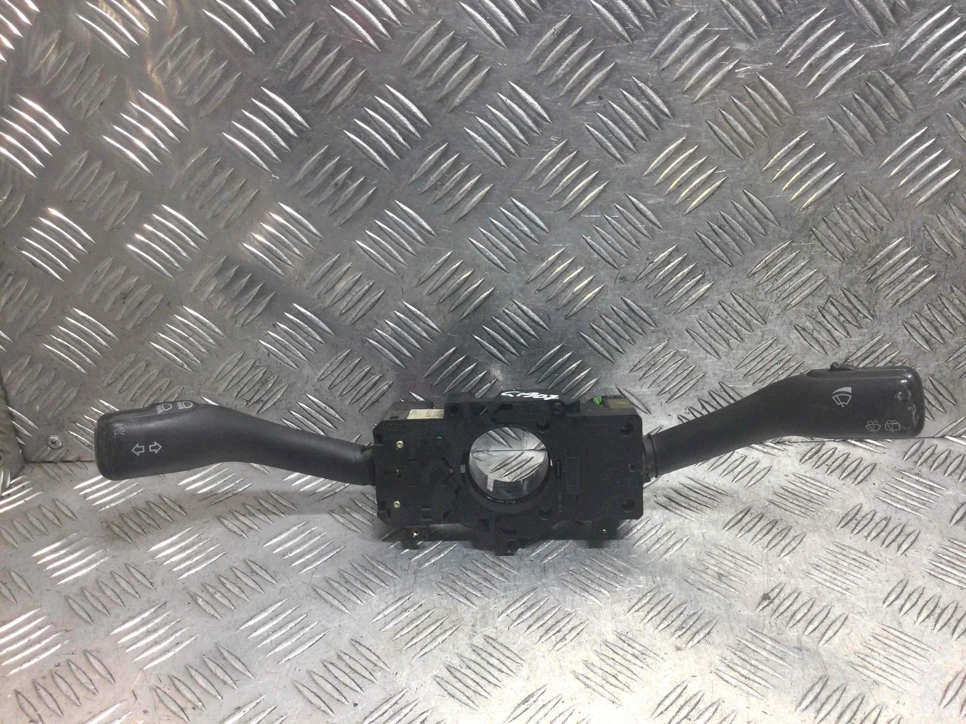 Переключатель подрулевой (стрекоза) Audi A3 8L (1996-2000) бензин 1.6 i Механика 3-дв, х/б