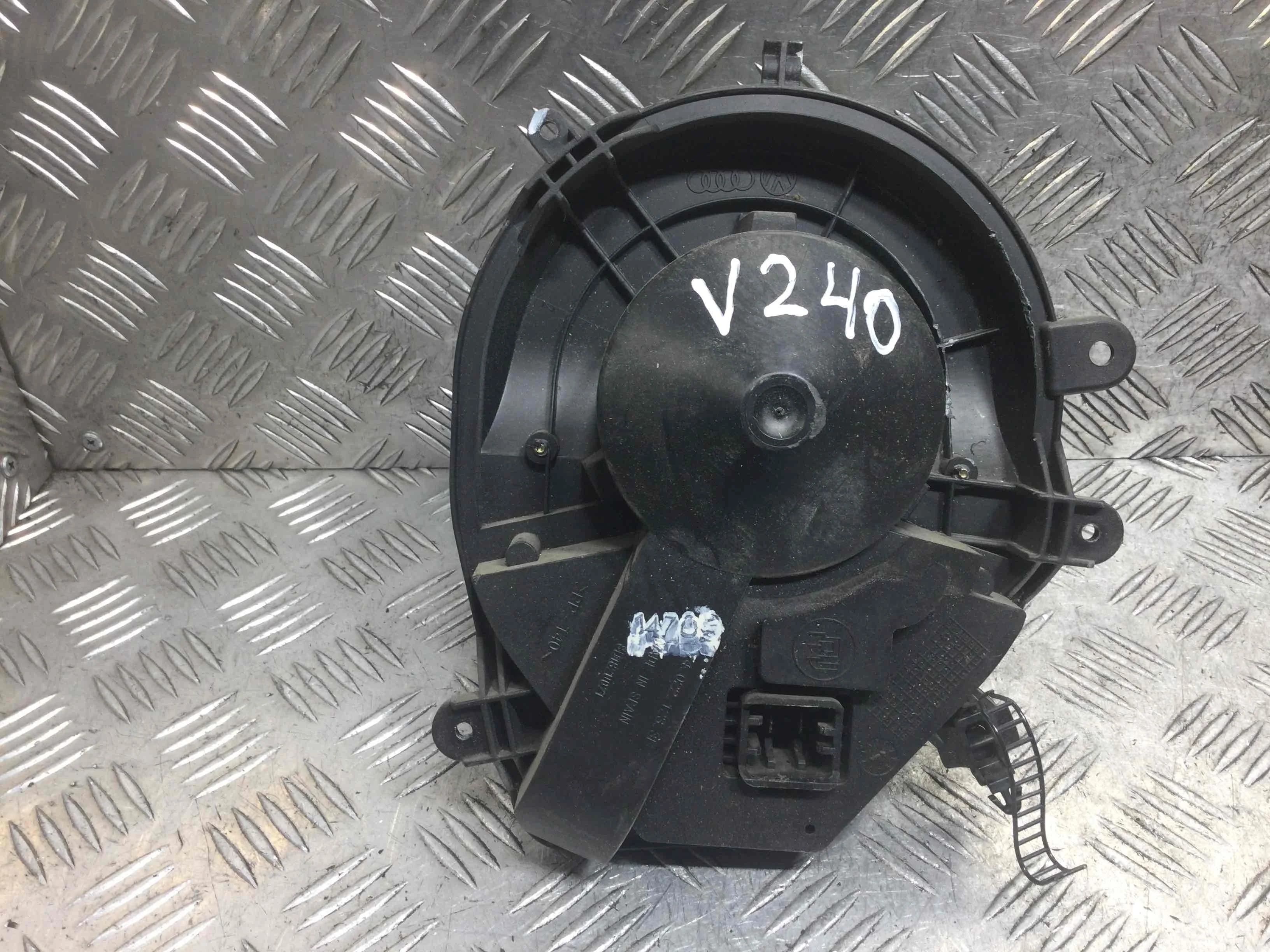 Моторчик печки Volkswagen Passat B5 (1996-2000) бензин 1.8 i Механика Универсал