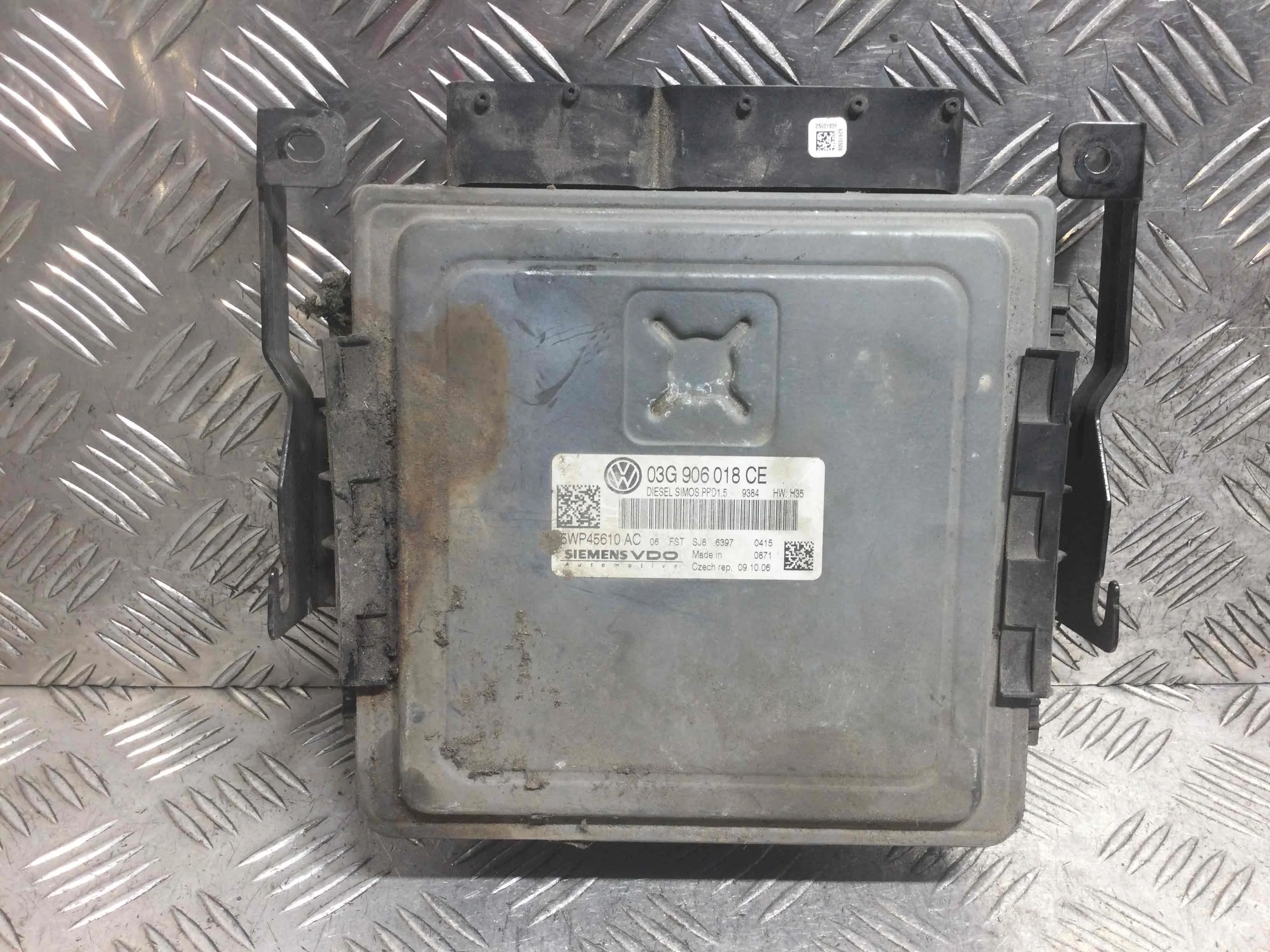 Блок управления двигателем Volkswagen Passat B6 (2005-2010) дизель 2.0 TDI Механика Универсал