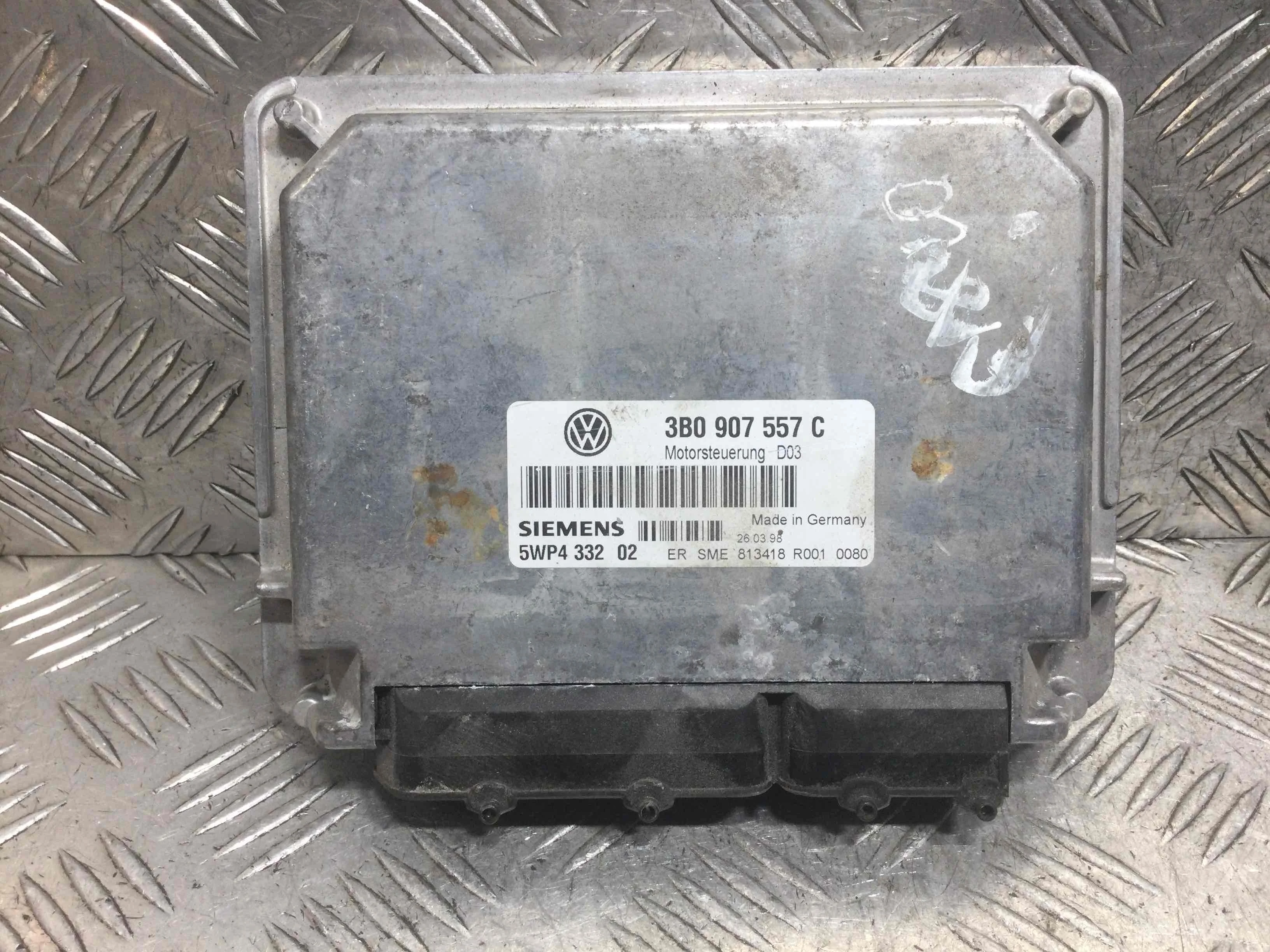 Блок управления двигателем Volkswagen Passat B5 (1996-2000) бензин 1.6 i Механика Универсал