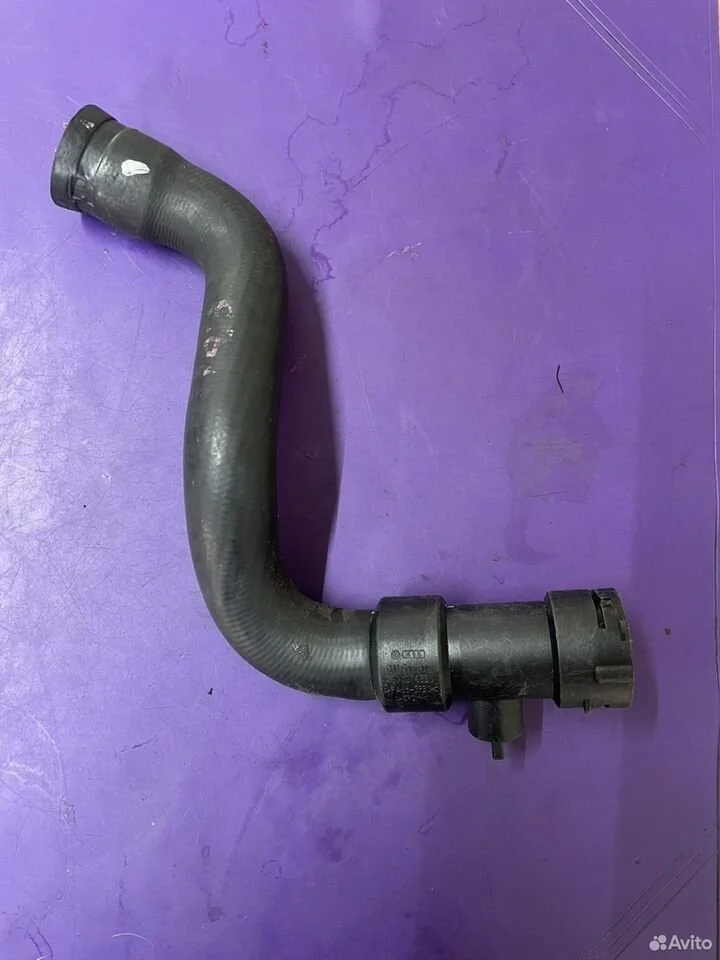 Патрубок системы охлаждения vag 4d0121055b