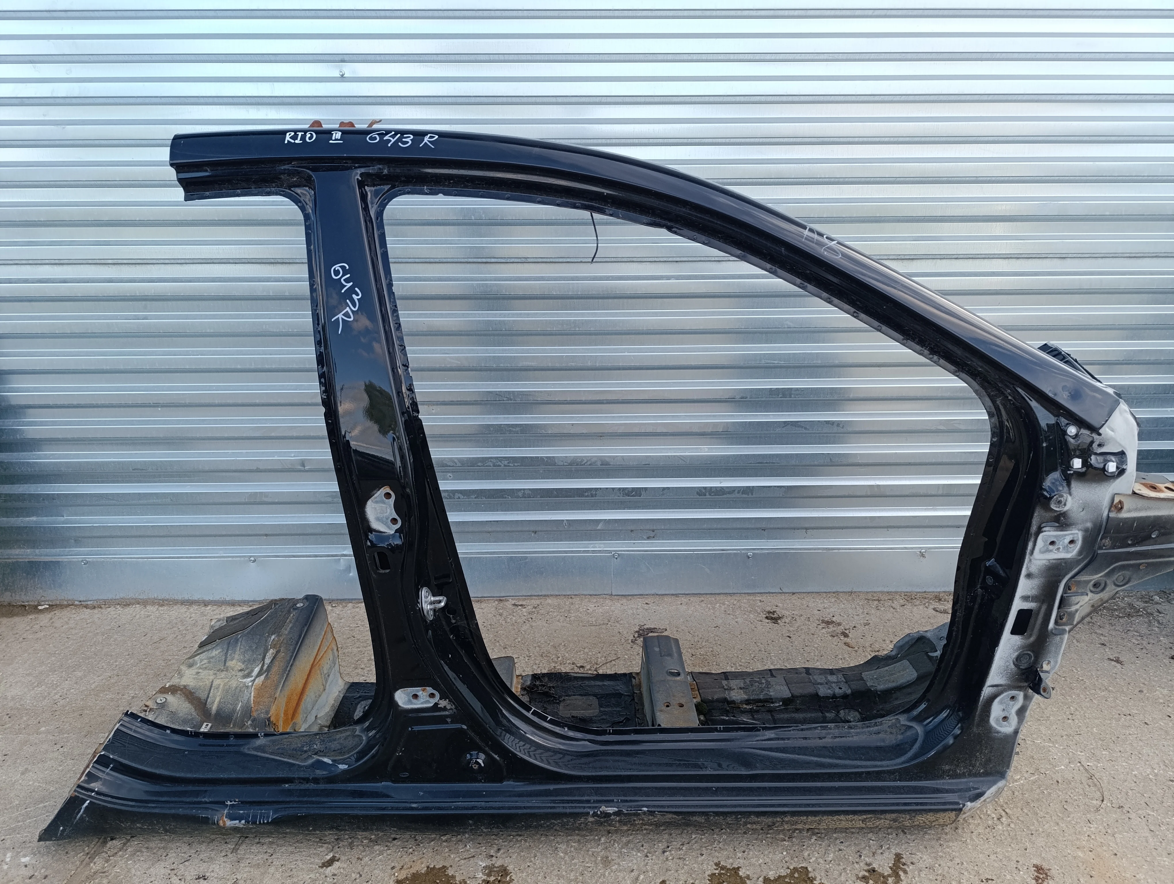 Порог со стойкой правый RIO 2011-2017