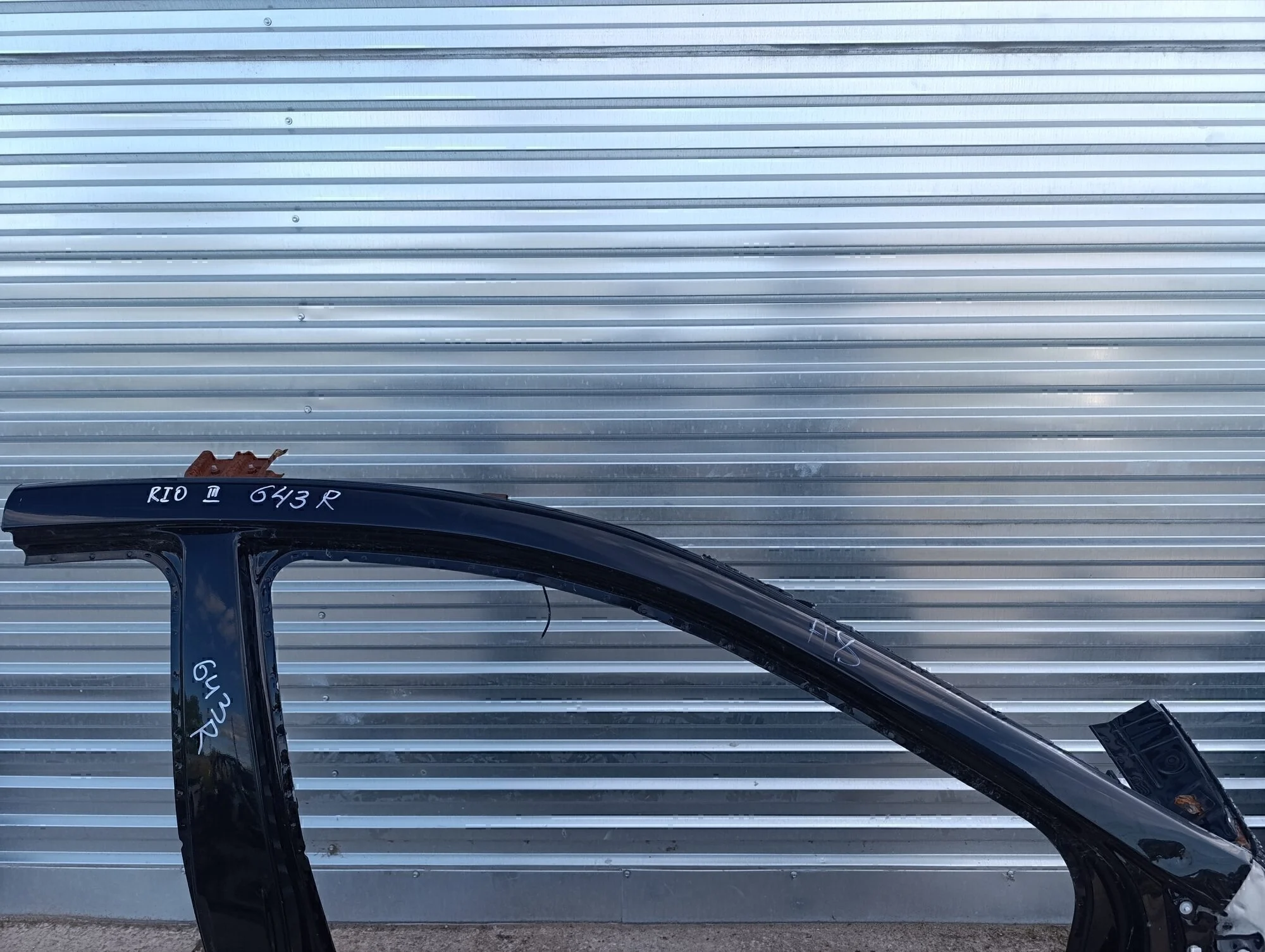 Рамка лобового стекла RIO 2011-2017