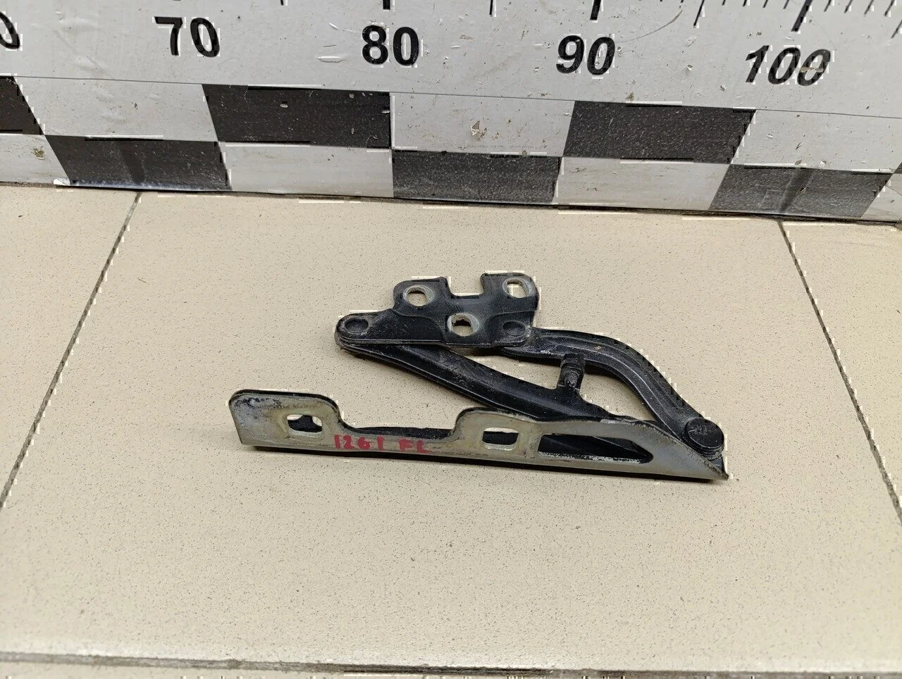 Петля капота левая Corsa D 2006-2015