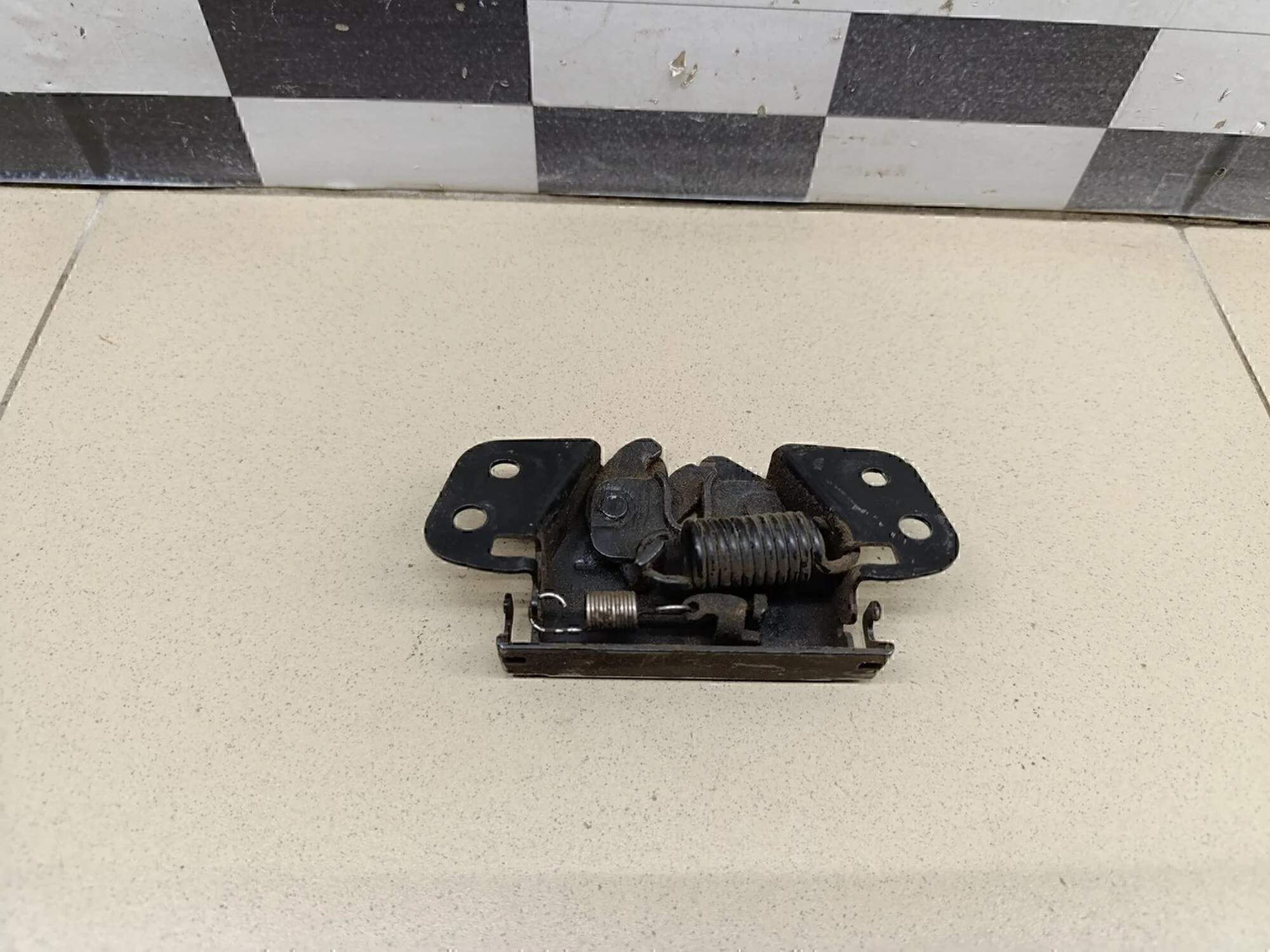 Замок капота ix35/Tucson 2010-2015