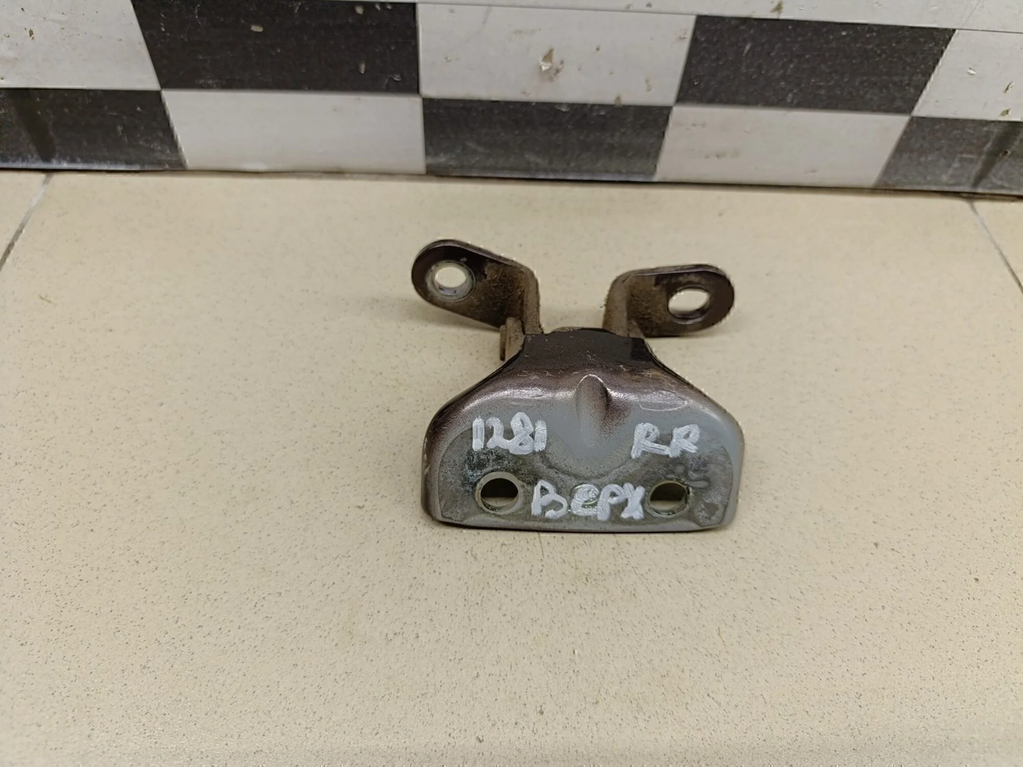 Петля двери Sportage 2010-2015