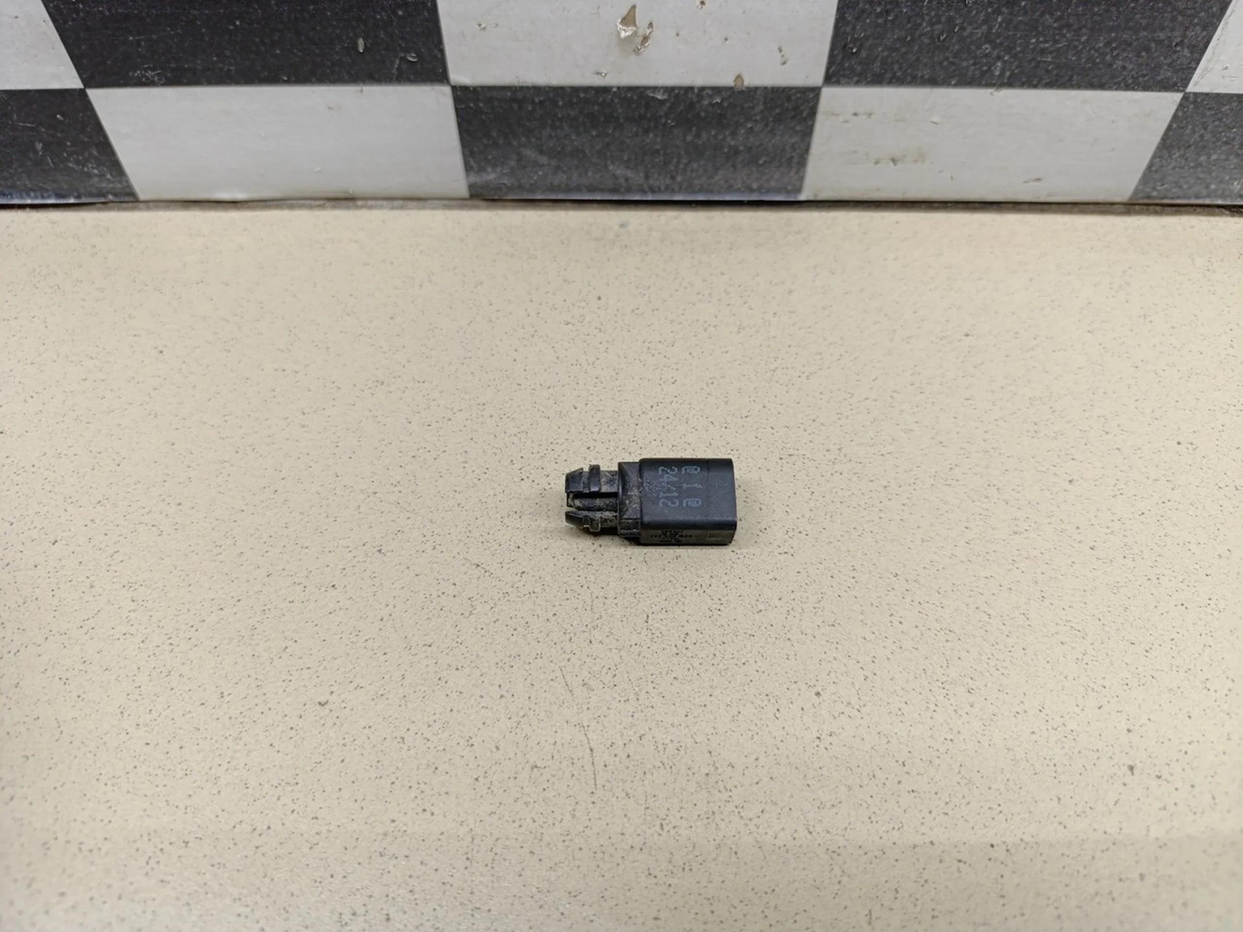 Датчик температуры воздуха A3 (8L1) 1996-2003