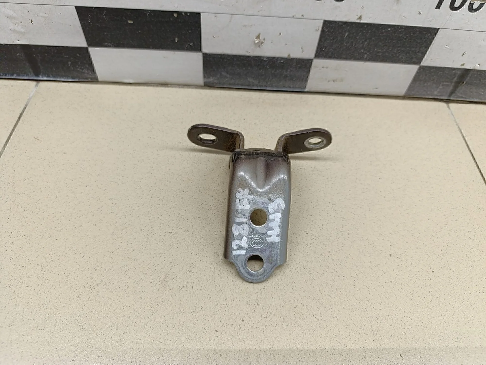 Петля двери Ceed 2007- 2012