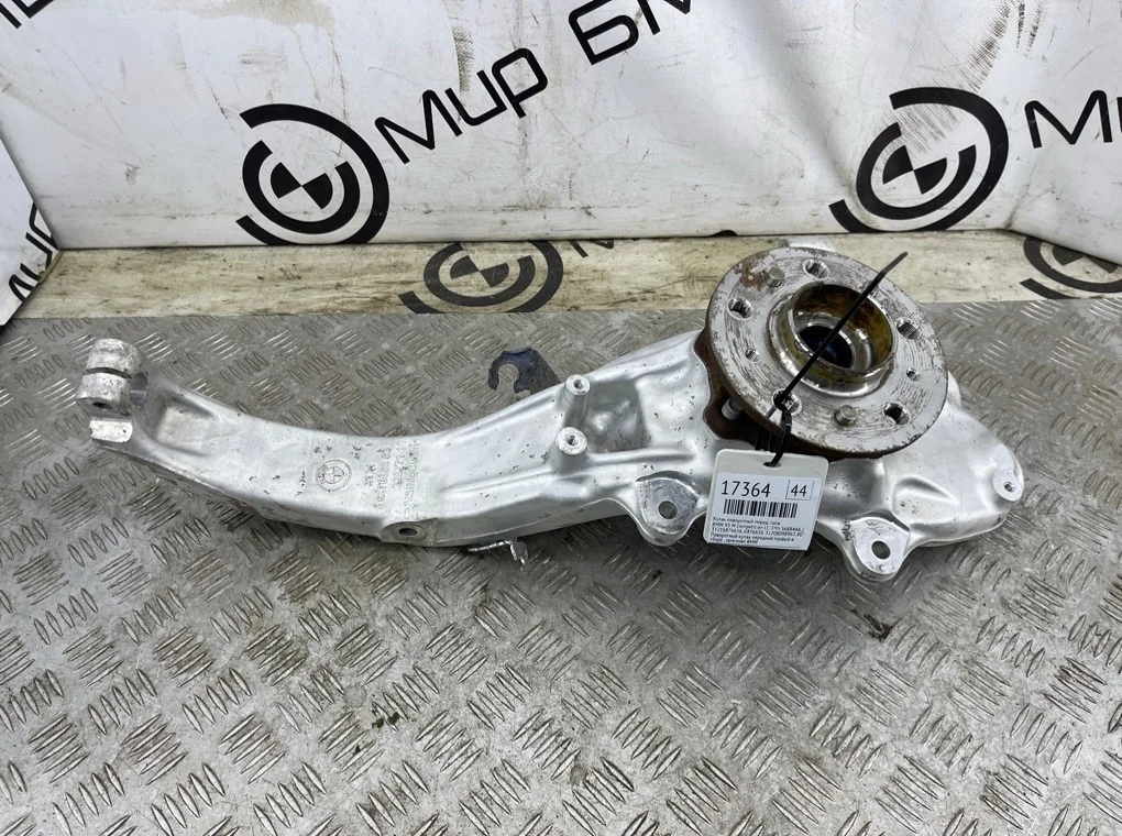 Кулак поворотный BMW X5 Competition LCI 2023 F95