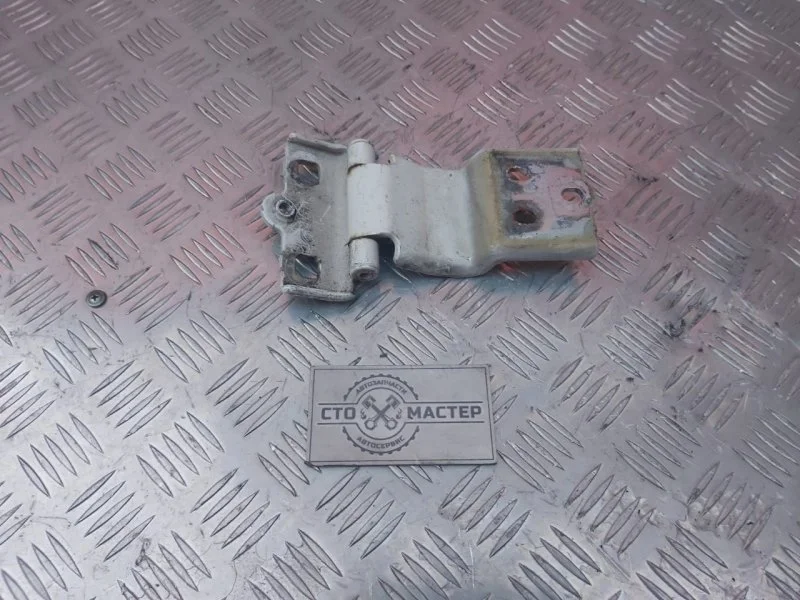 Петля задней двери нижняя левая Citroen Jumper 8717A8