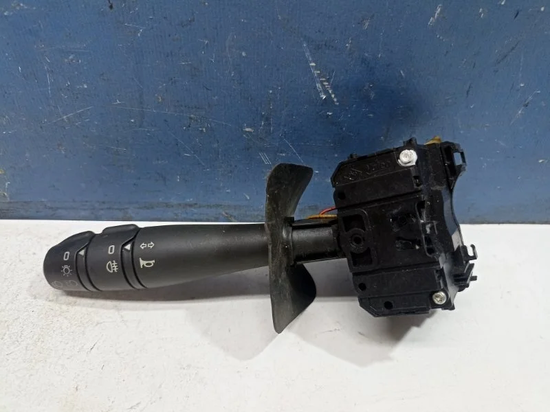 Подрулевой переключатель света Renault Logan 1 2009 8200792579