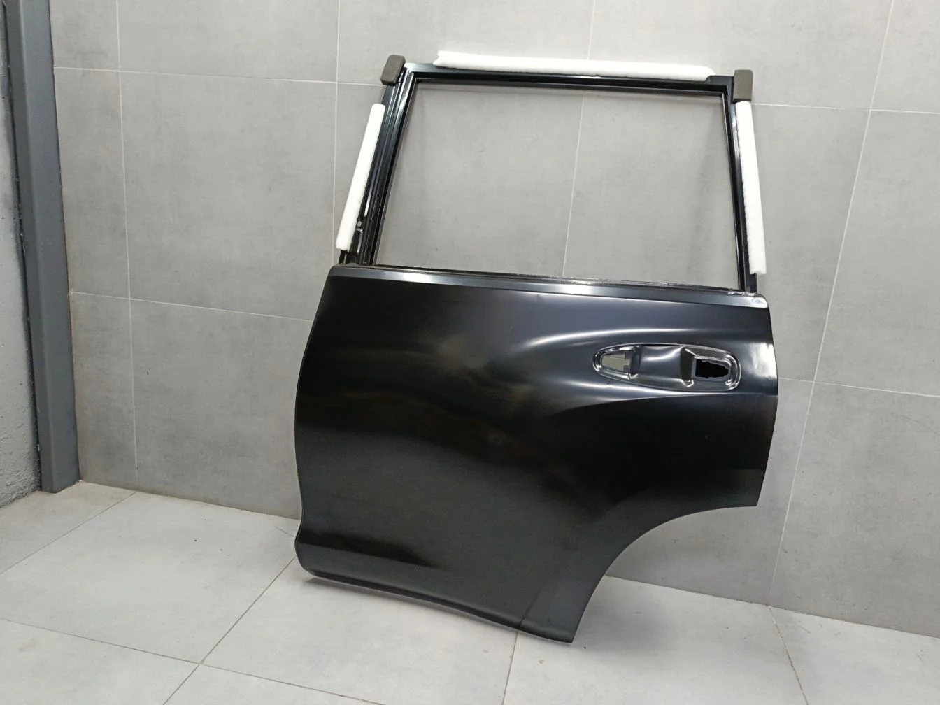 Дверь левая задняя для Toyota Land Cruiser Prado 150 2009-