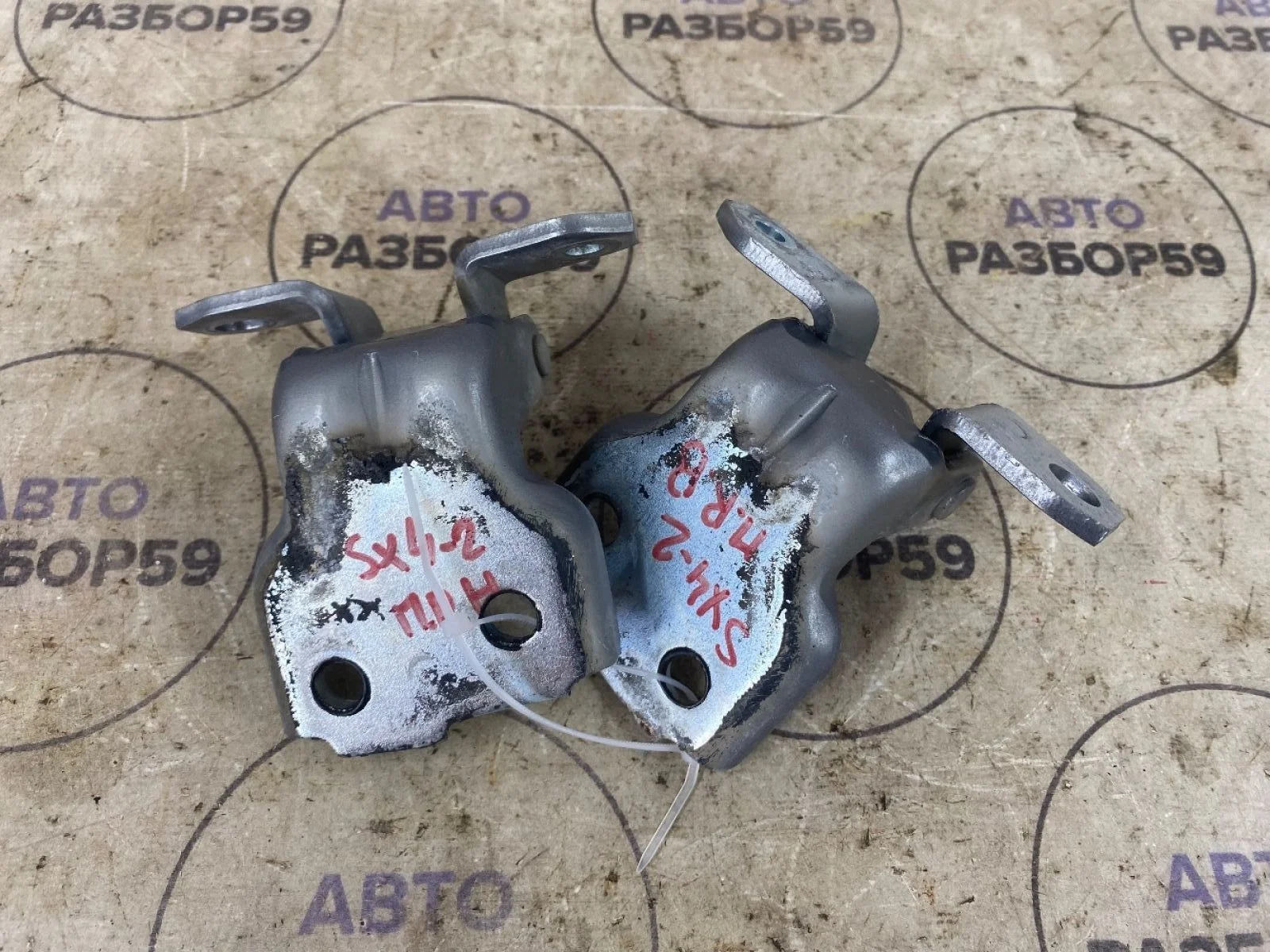 Петля двери передней правой Suzuki SX4 I рестайлинг (2009—2014)