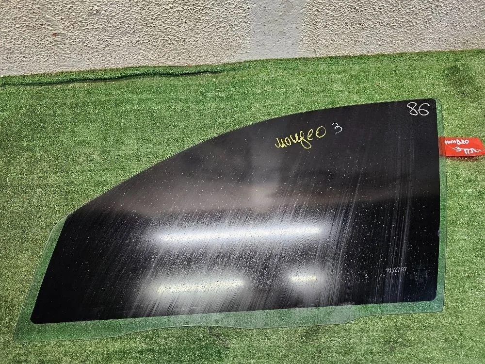 Стекло переднее левое Ford Mondeo 3