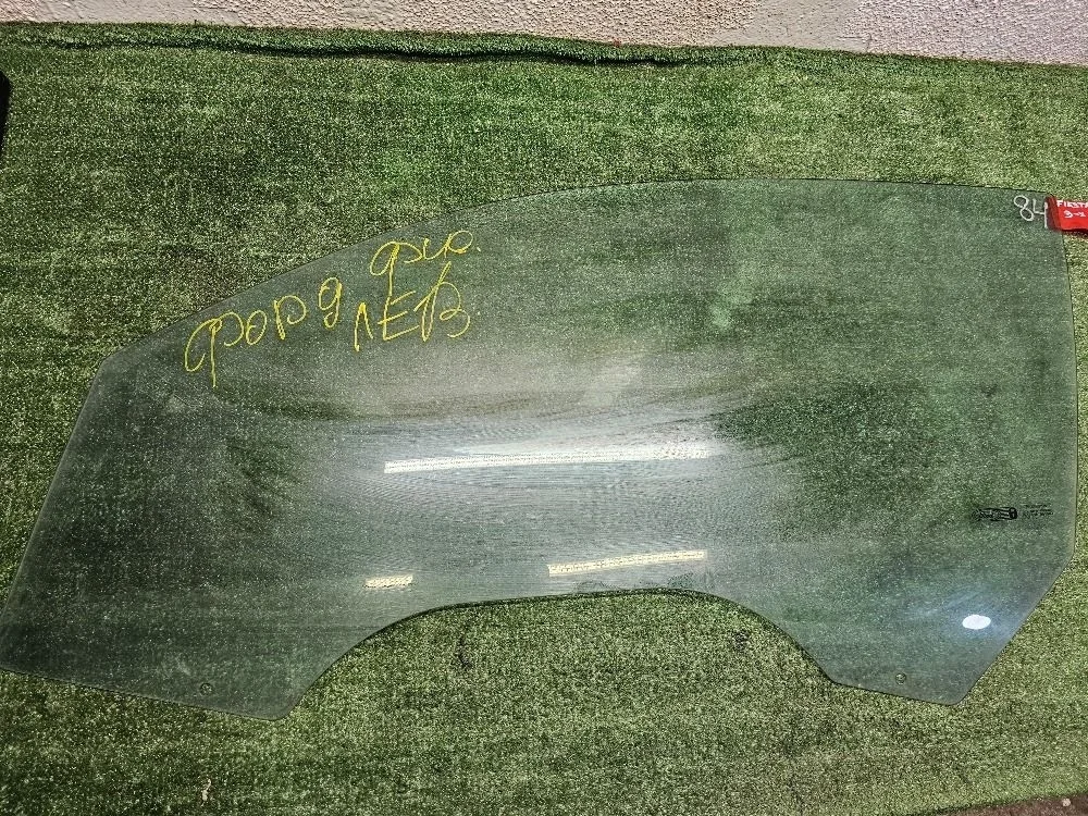 Стекло двери передней левой Ford Fiesta V