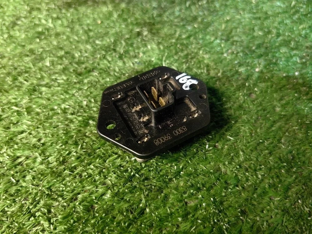 Резистор отопителя Mitsubishi Lancer 9