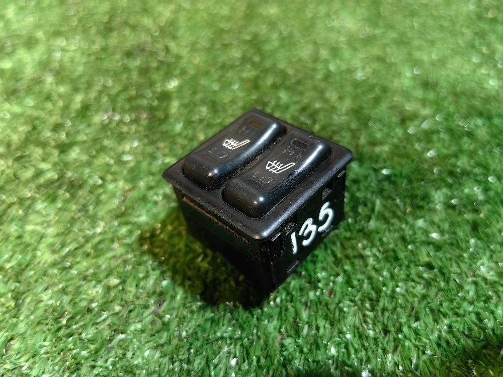 Кнопки обогрева сидений Mitsubishi Lancer IX