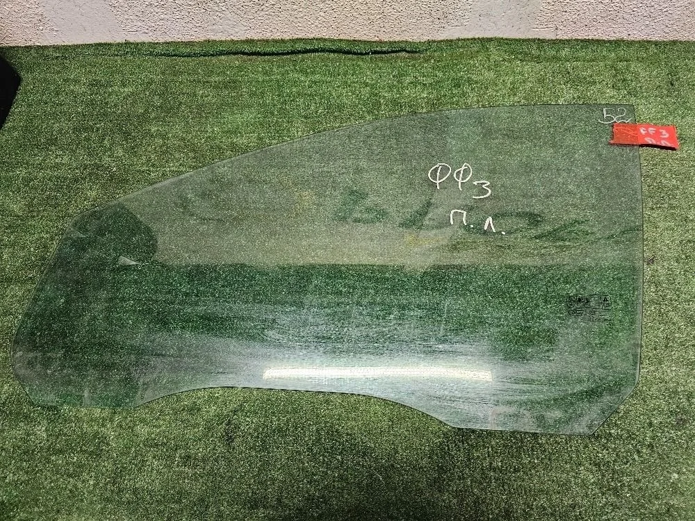 Стекло переднее левое Ford Focus