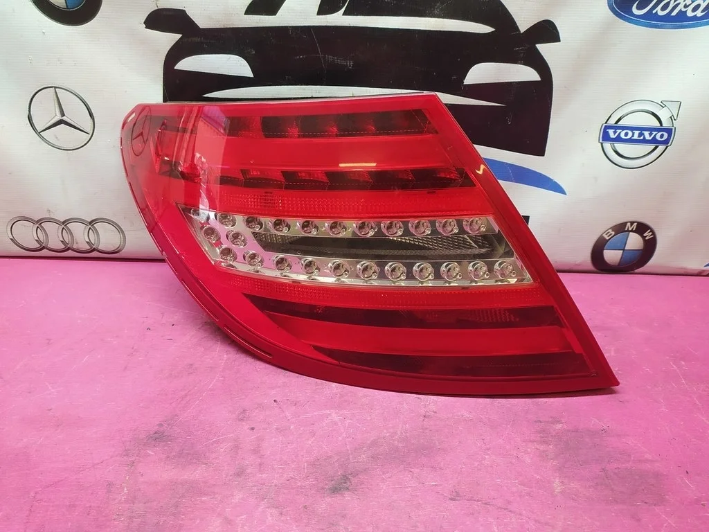 Фонарь задний левый MB W204 2011-2015 2049060403