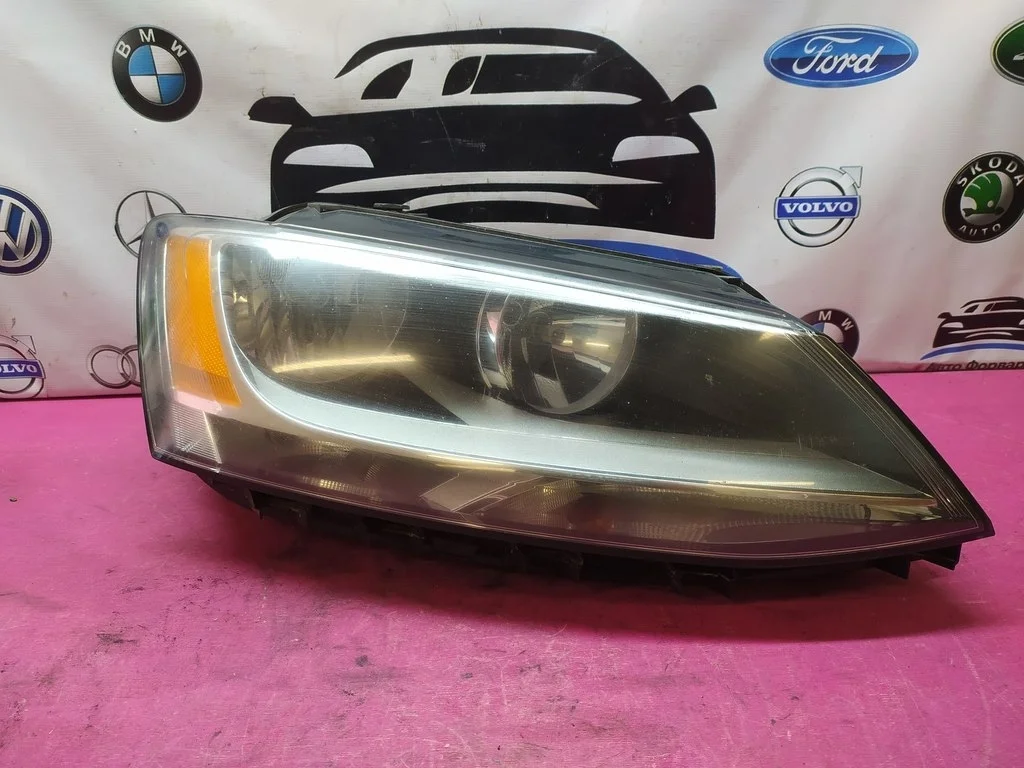 Фара правая VW Jetta 6 2011-2018 бу ориг 5C7941006