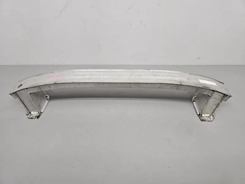 Усилитель бампера Audi Q3 8U