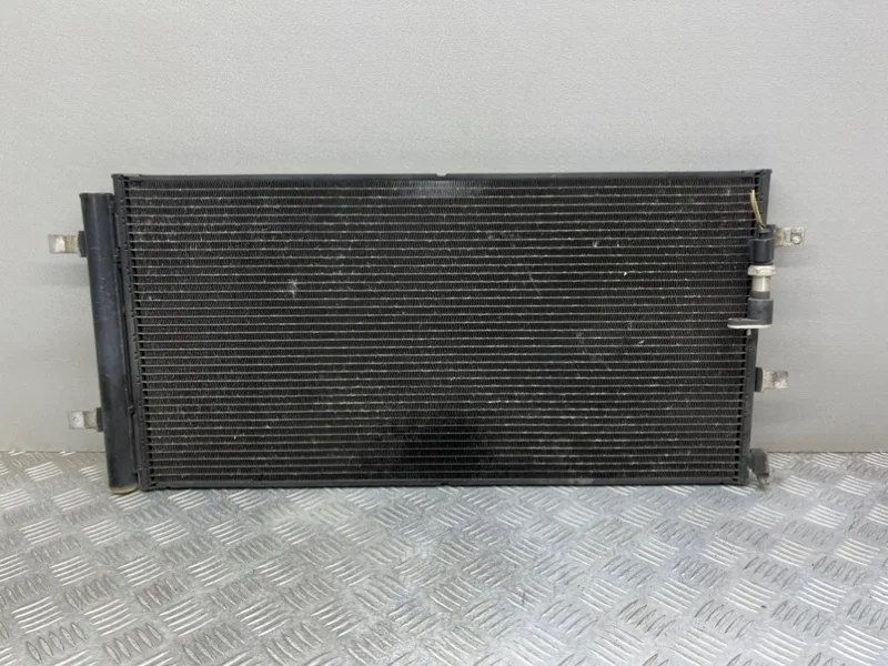 Радиатор кондиционера Audi A4 B8