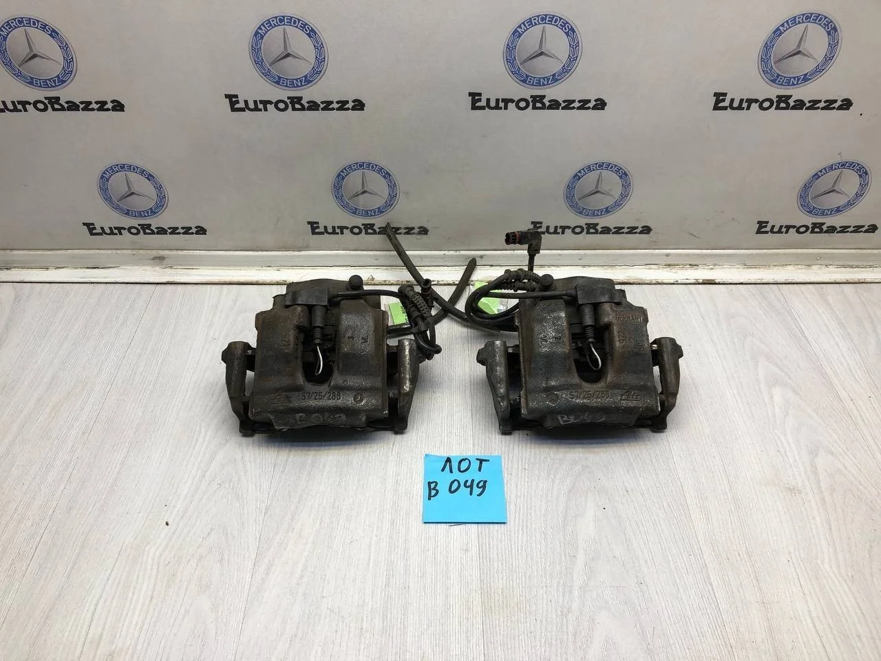 Тормозной суппорт передний Mercedes W210