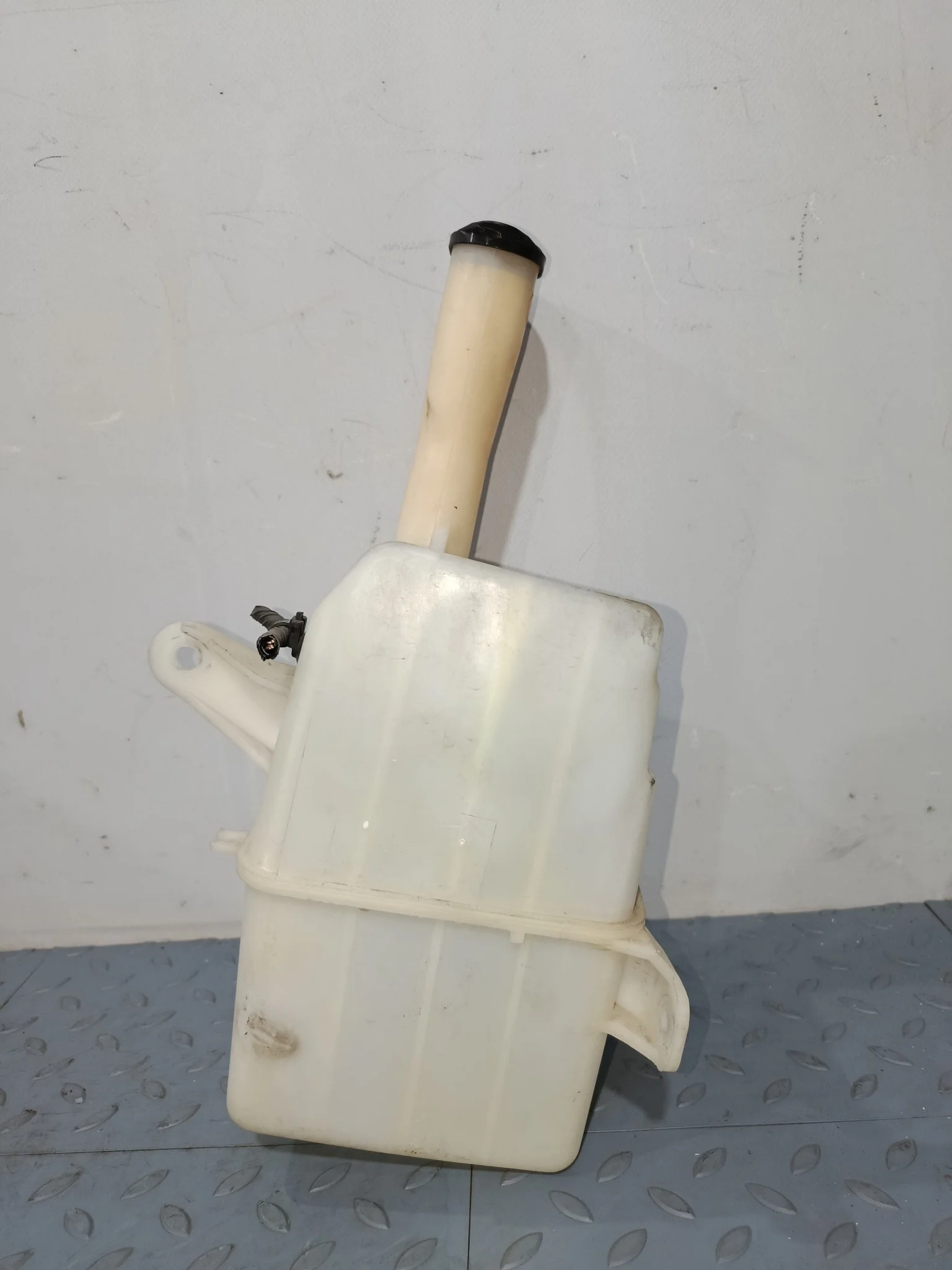 БАЧОК ОМЫВАТЕЛЯ TOYOTA 8531512450