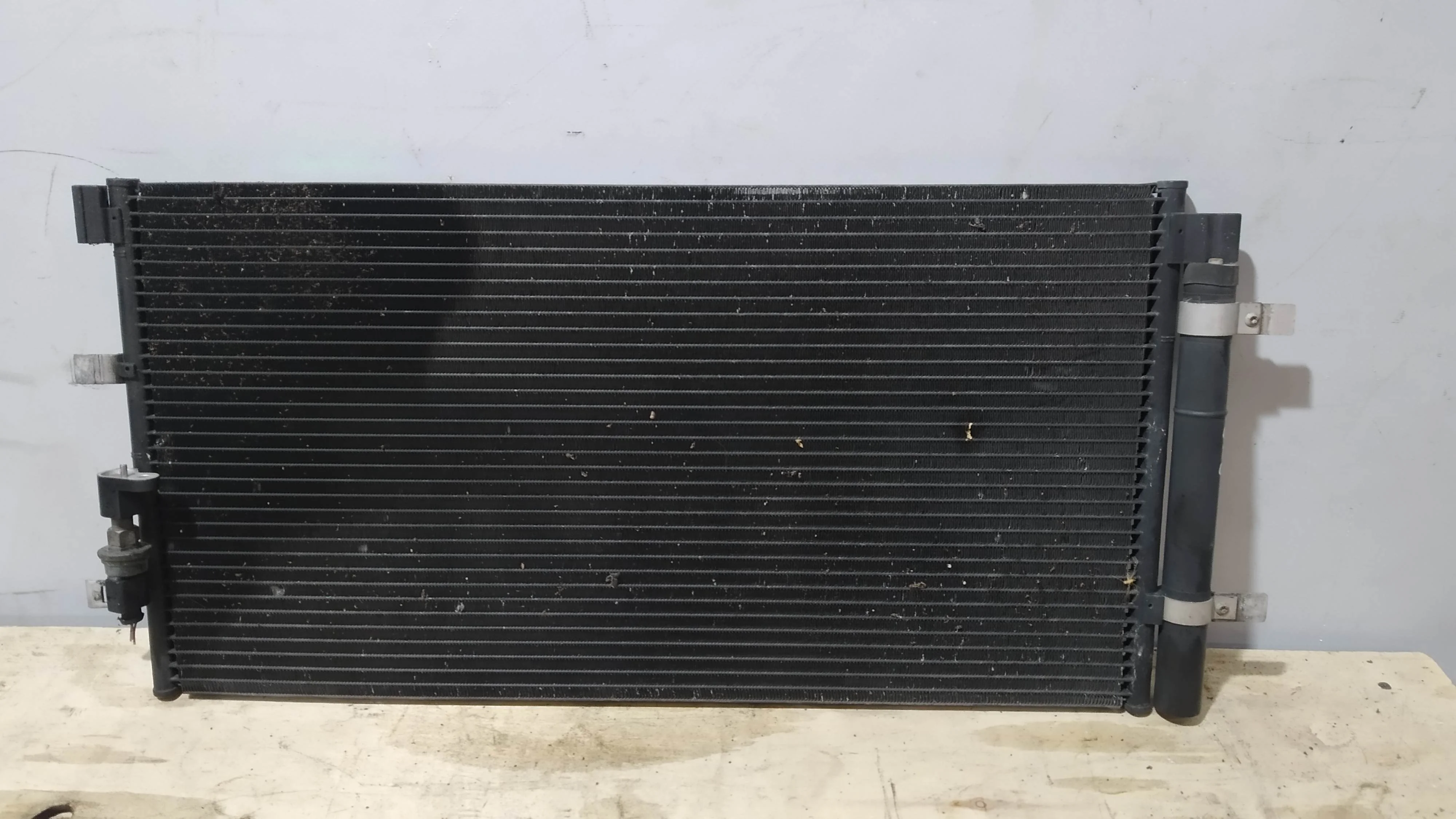 РАДИАТОР КОНДИЦИОНЕРА AUDI 8T0260403 NA6921Z