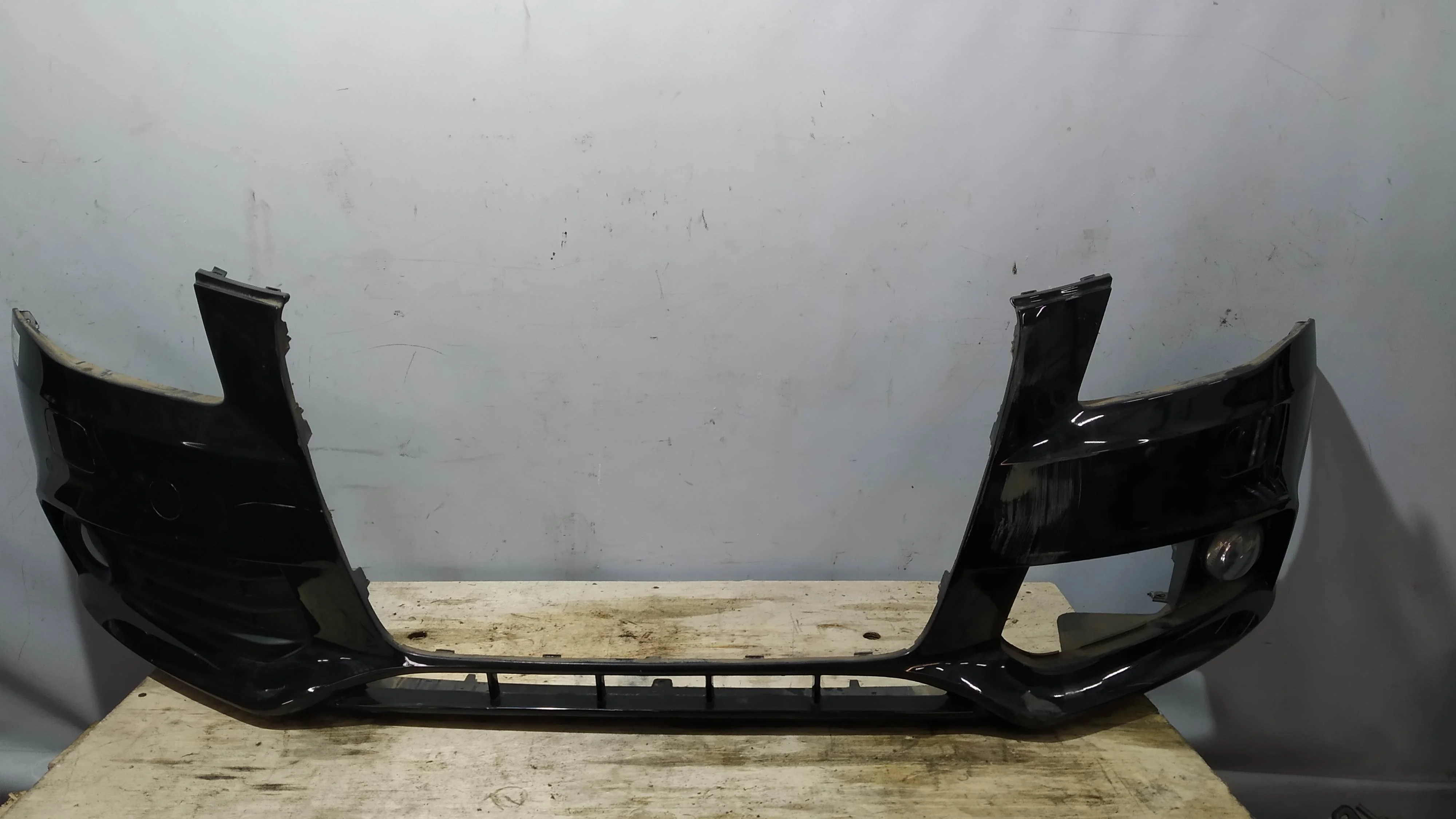 БАМПЕР AUDI 8K0807105C ПЕРЕД черный NE277Z