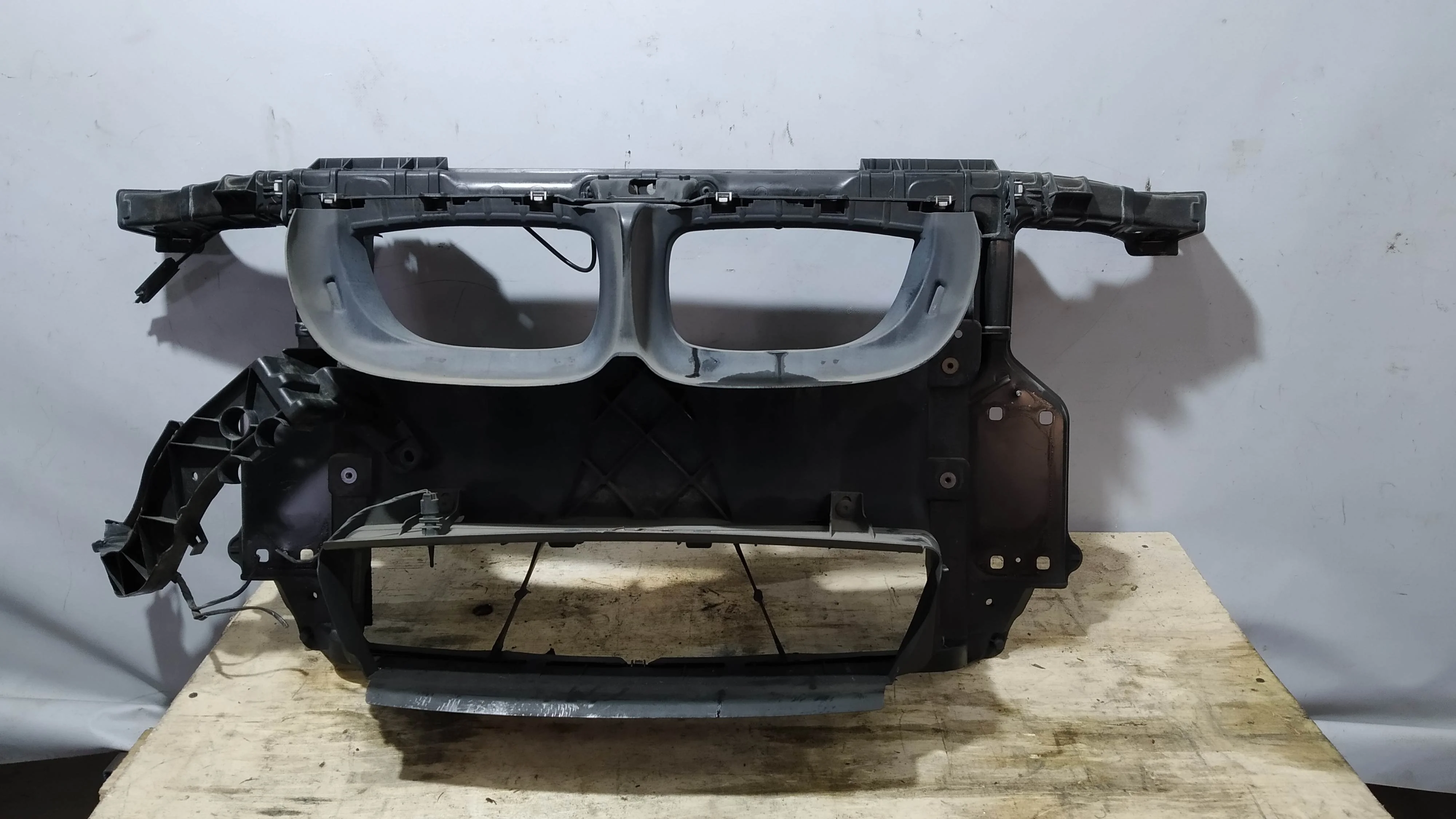 ТЕЛЕВИЗОР BMW 1-SERIES E81 E82 E87 E88 51647193192 белый NA6948Z