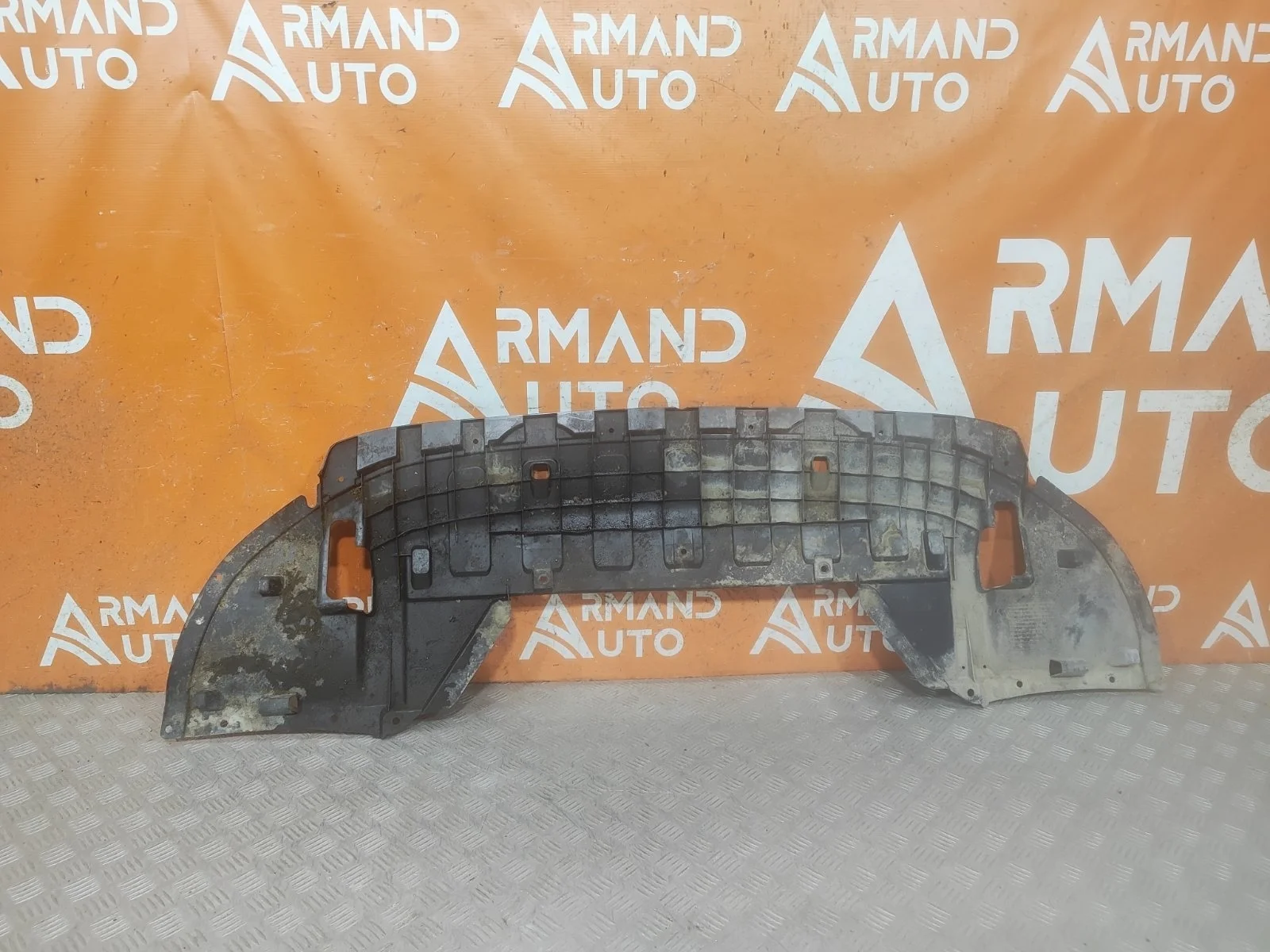 Пыльник бампера Mitsubishi Outlander 2012-нв 3