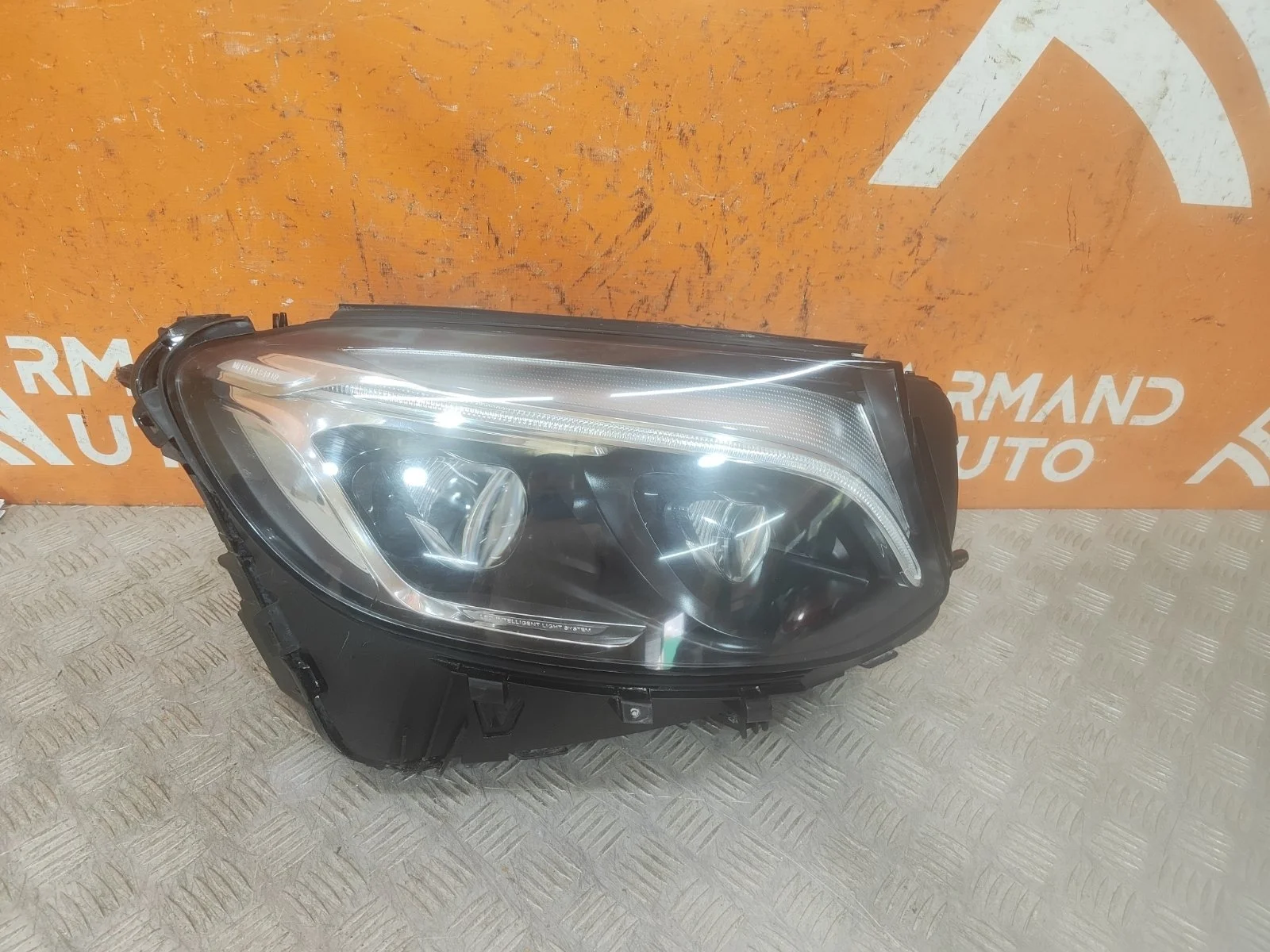 Фара Mercedes GLC-Class 2015-2019 X253