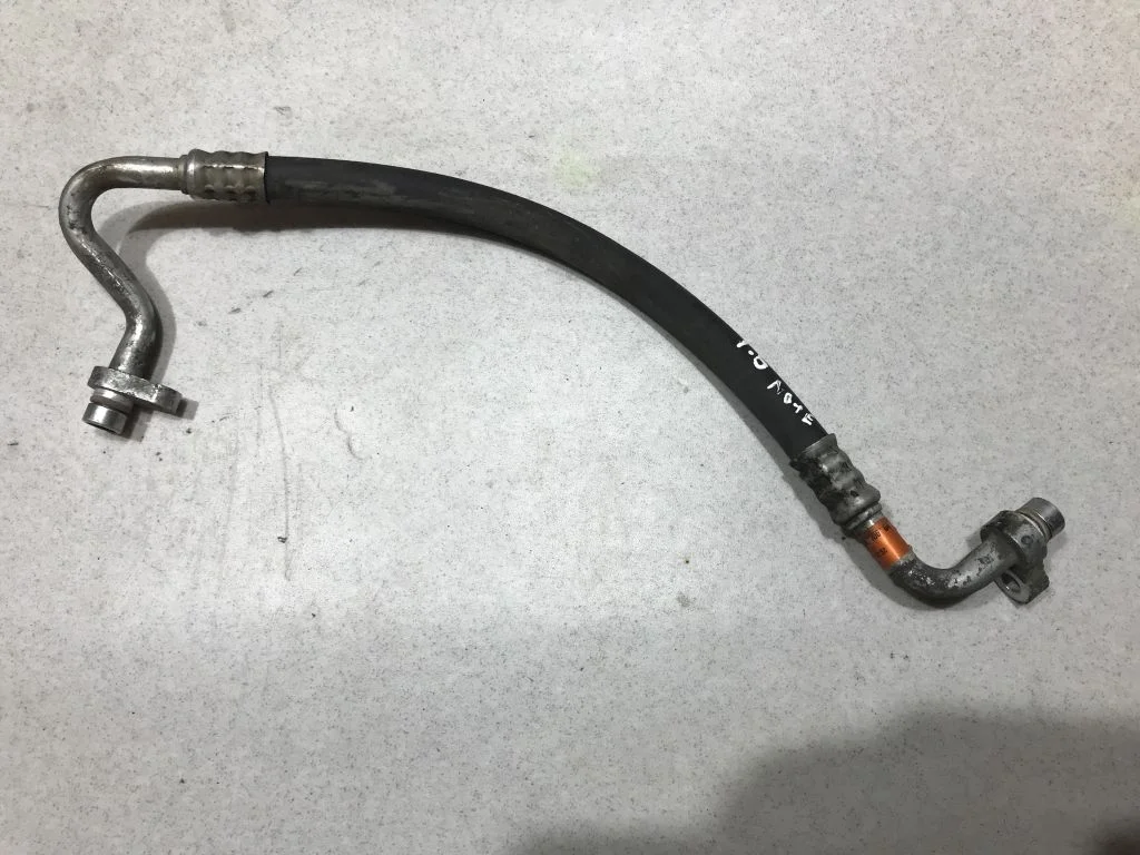 924909U100 Трубка кондиционера Nissan Note E11 1,6