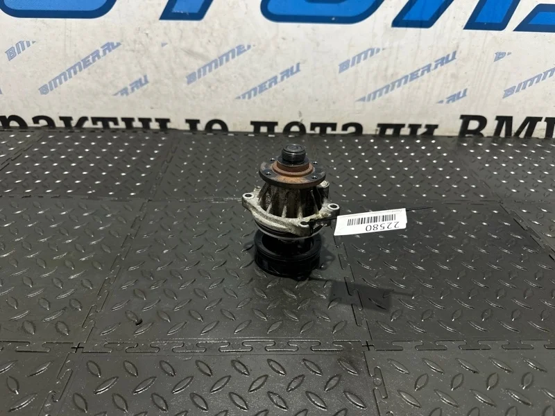 Помпа Bmw 11517509985 E53 M54B30