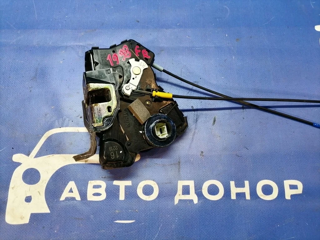 замок двери TOYOTA ALLION AZT240 1AZFSE