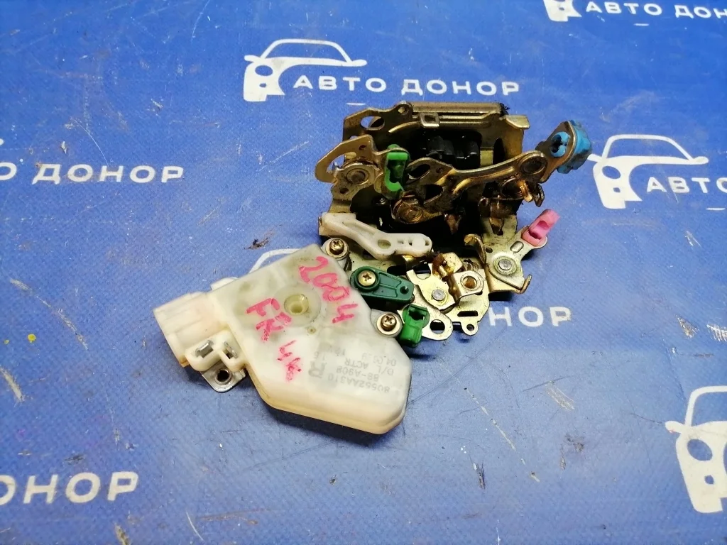 замок двери NISSAN LIBERTY RM12 QR20DE F 80502AA200