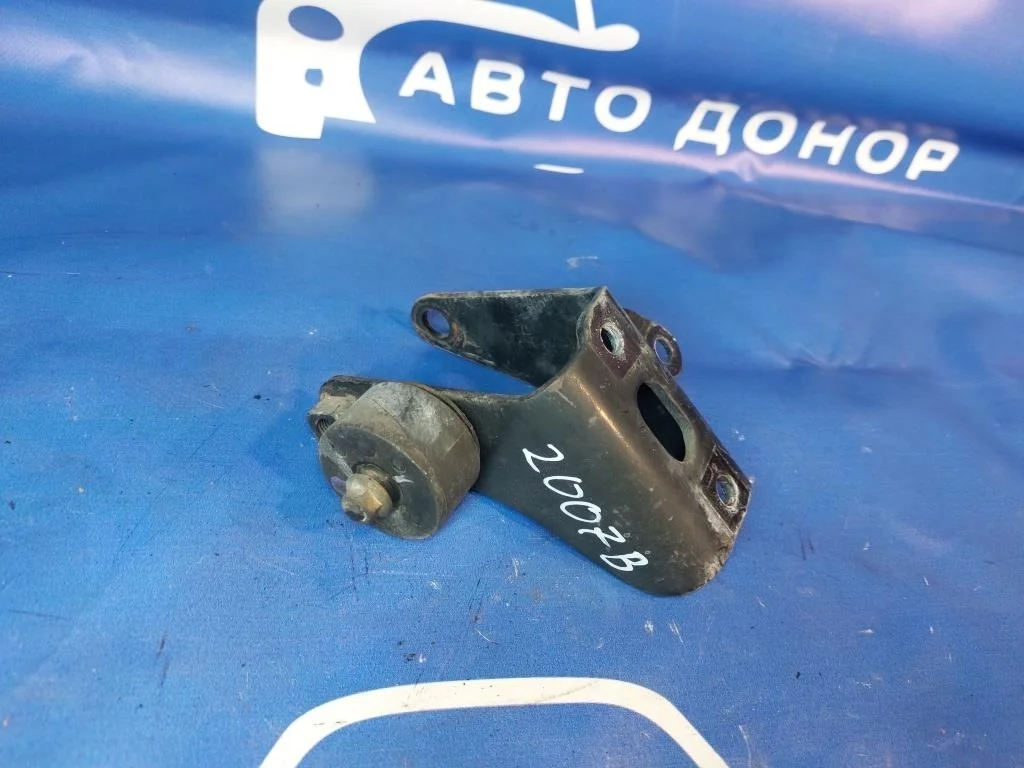 кронштейн опоры двигателя TOYOTA AVENSIS AZT250 1AZFSE