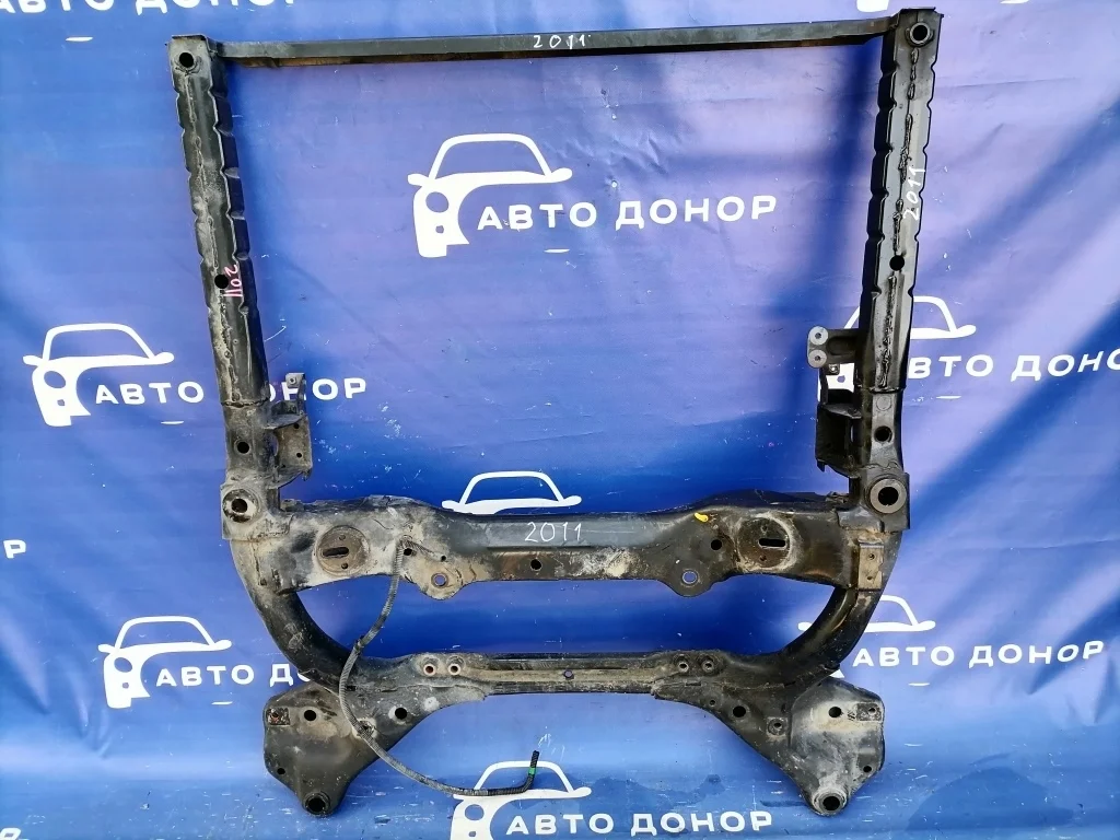 балка под двс NISSAN FUGA GY50 VK45DE