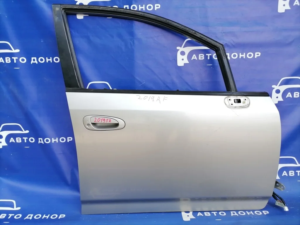 дверь HONDA STREAM RN1 -