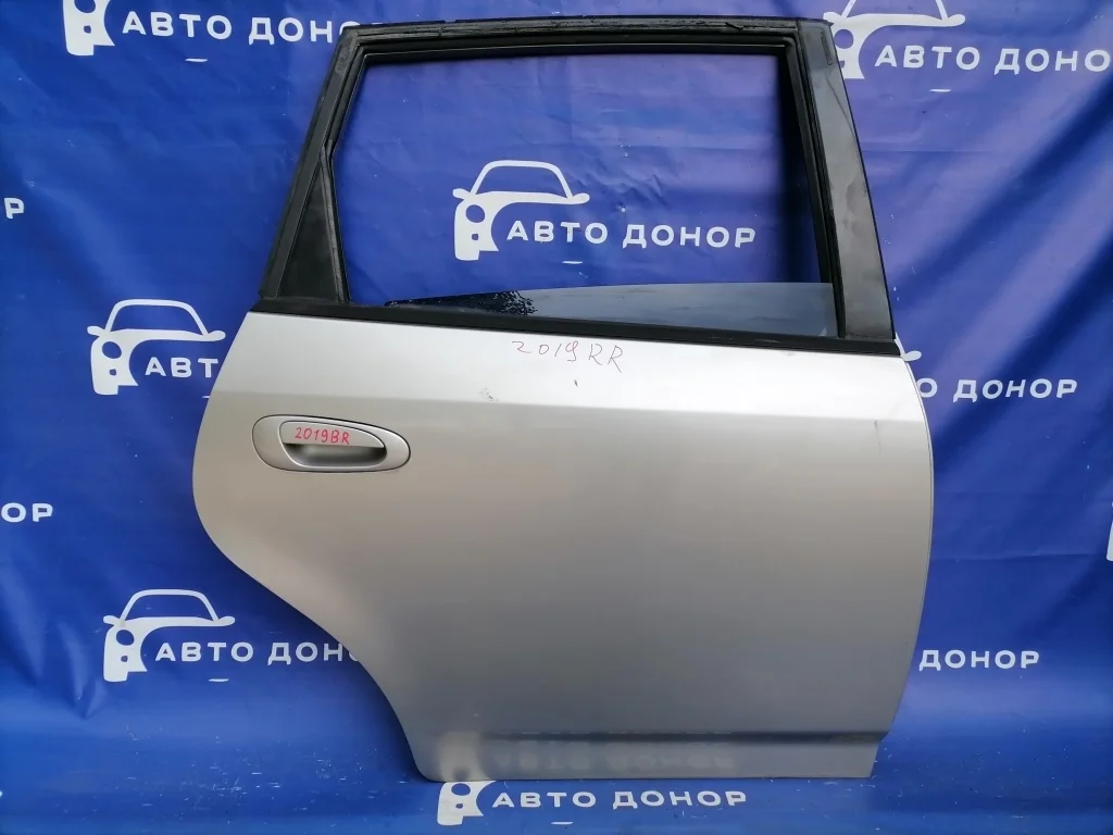 дверь HONDA STREAM RN1 -